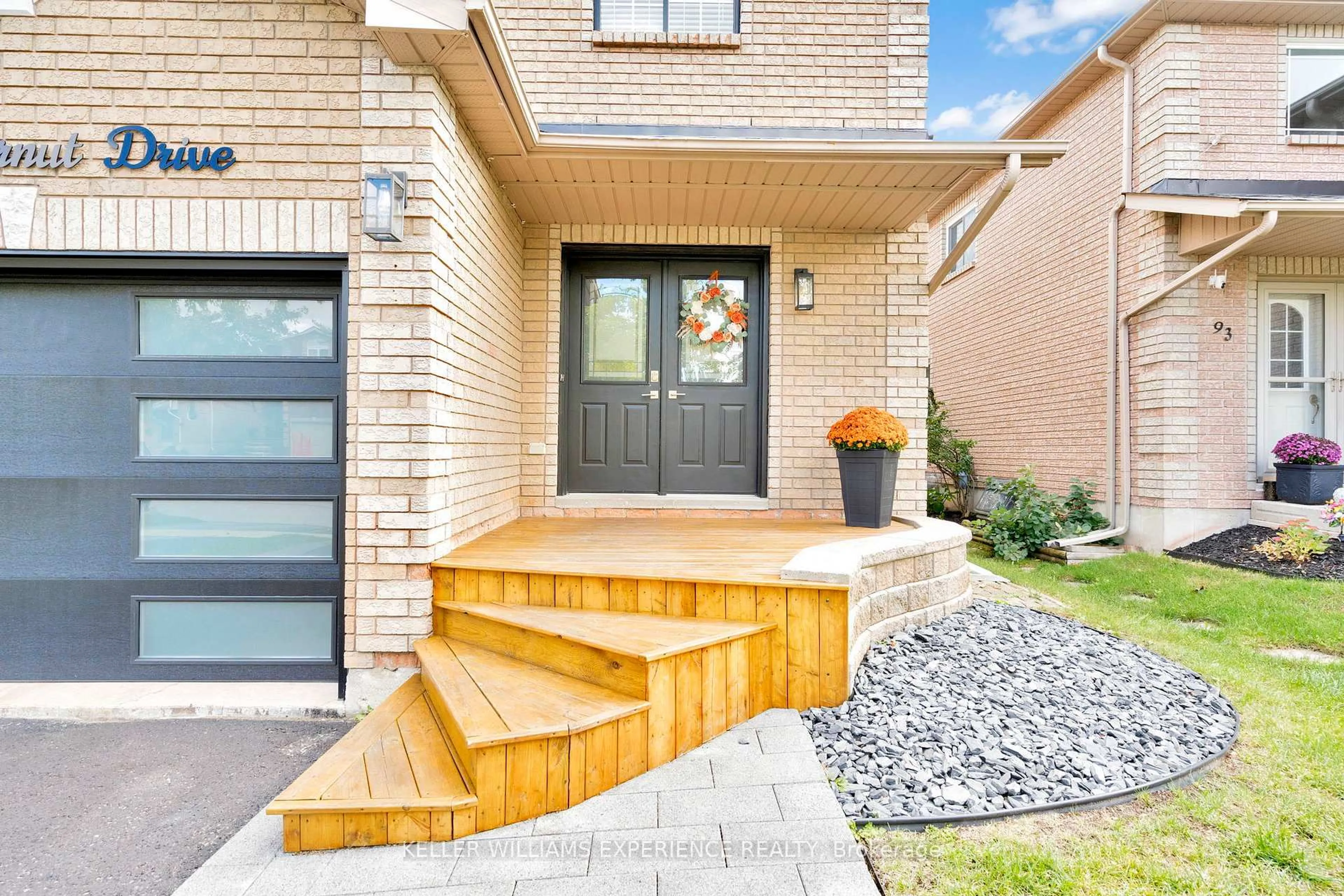Home with brick exterior material, street for 91 Butternut Dr, Barrie Ontario L4N 9Z7