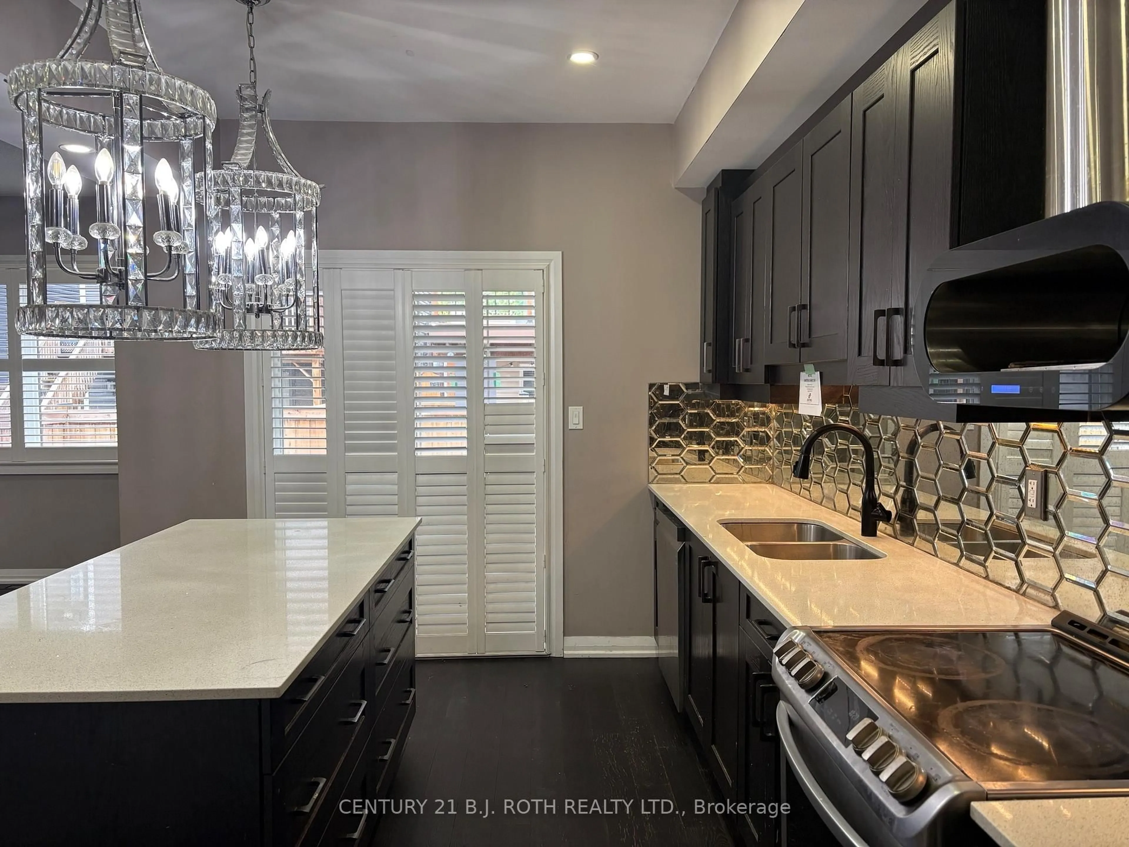 Contemporary kitchen, ceramic/tile floor for 34 Alaskan Hts, Barrie Ontario L9J 0H9