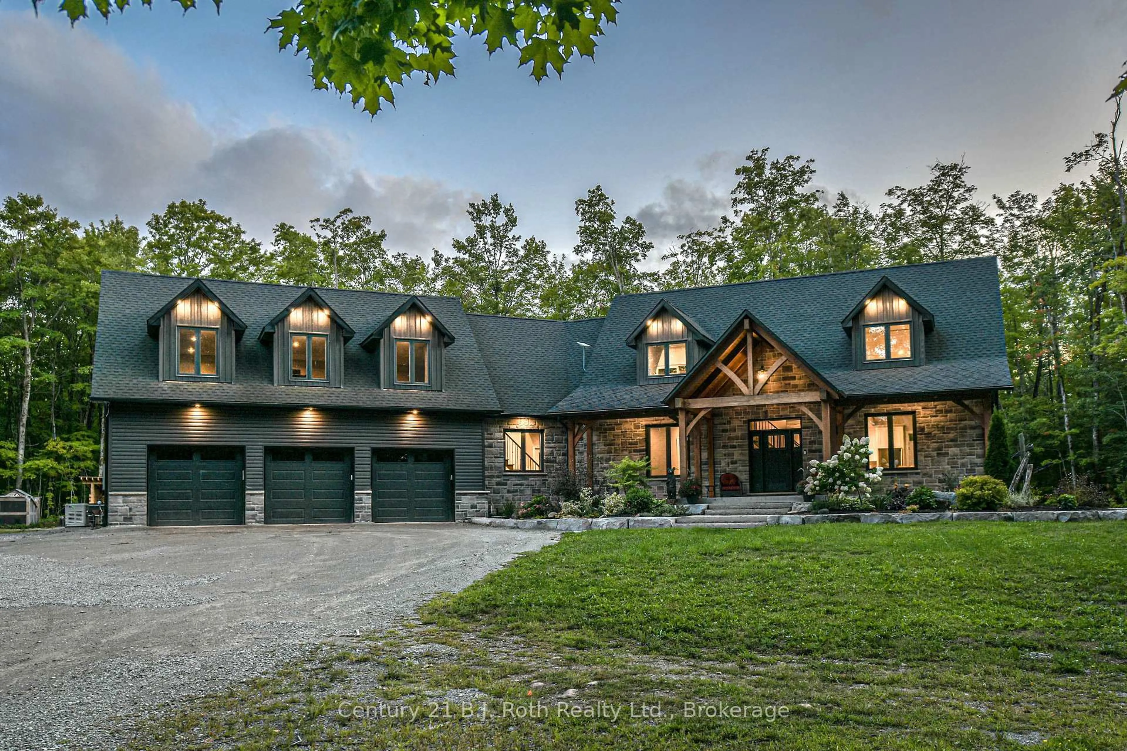 Home with brick exterior material, mountain view for 3082 Fairgrounds Rd, Severn Ontario L3V 0Y2