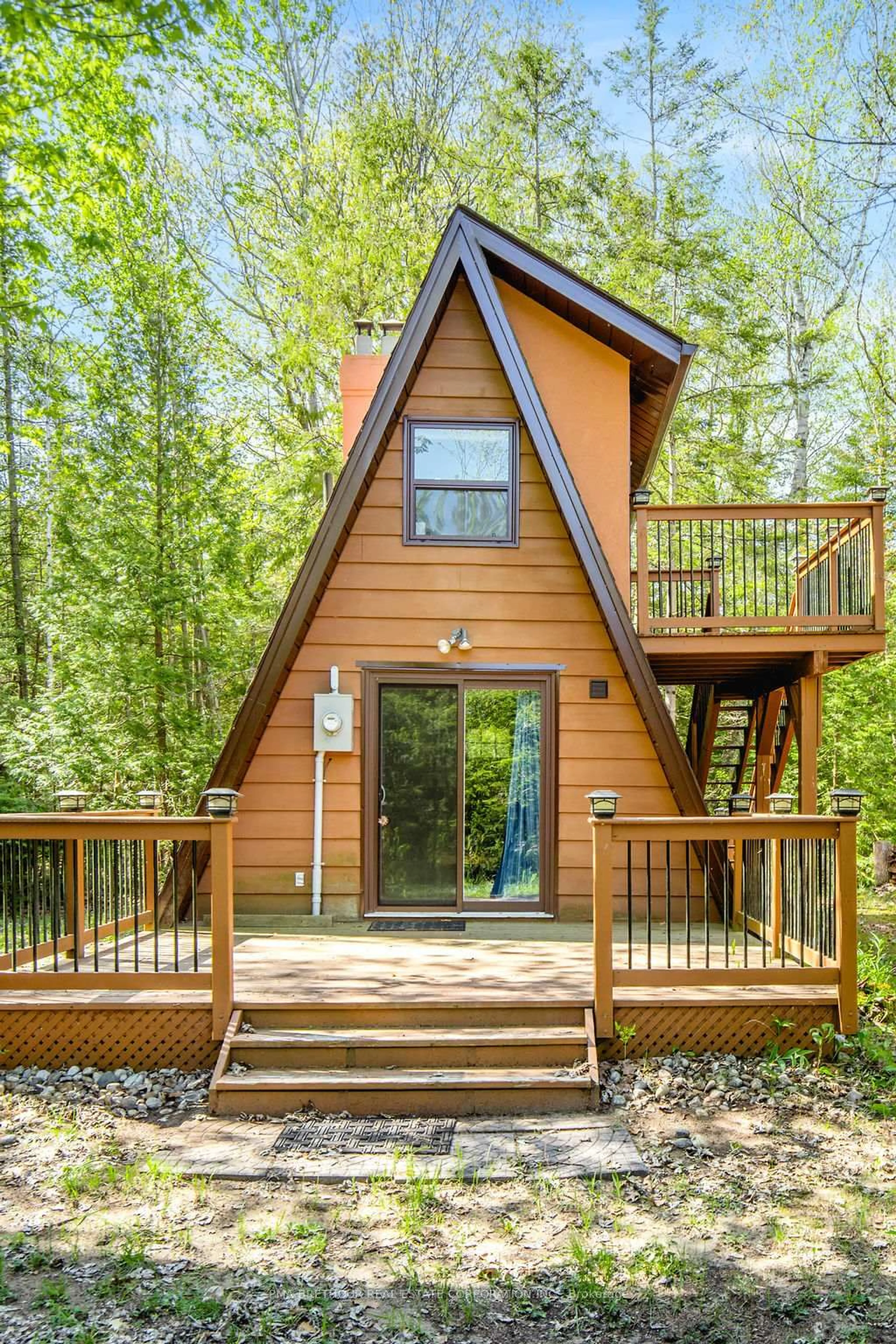 Home with vinyl exterior material, unknown for 56 Birch Tr, Wasaga Beach Ontario L9Z 2S1