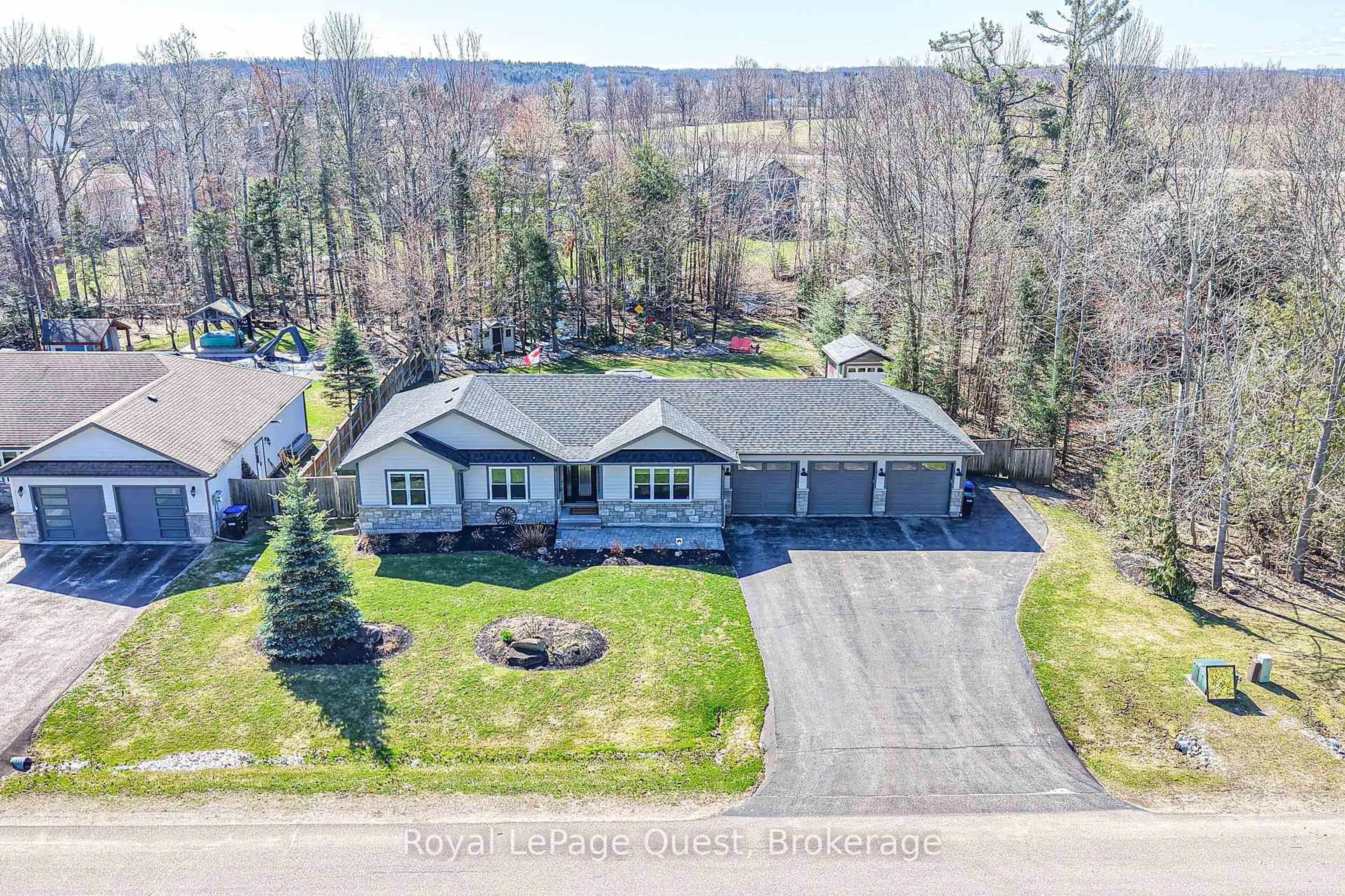 A pic from outside/outdoor area/front of a property/back of a property/a pic from drone, water/lake/river/ocean view for 1975 Confederation Dr, Severn Ontario L3V 7L1