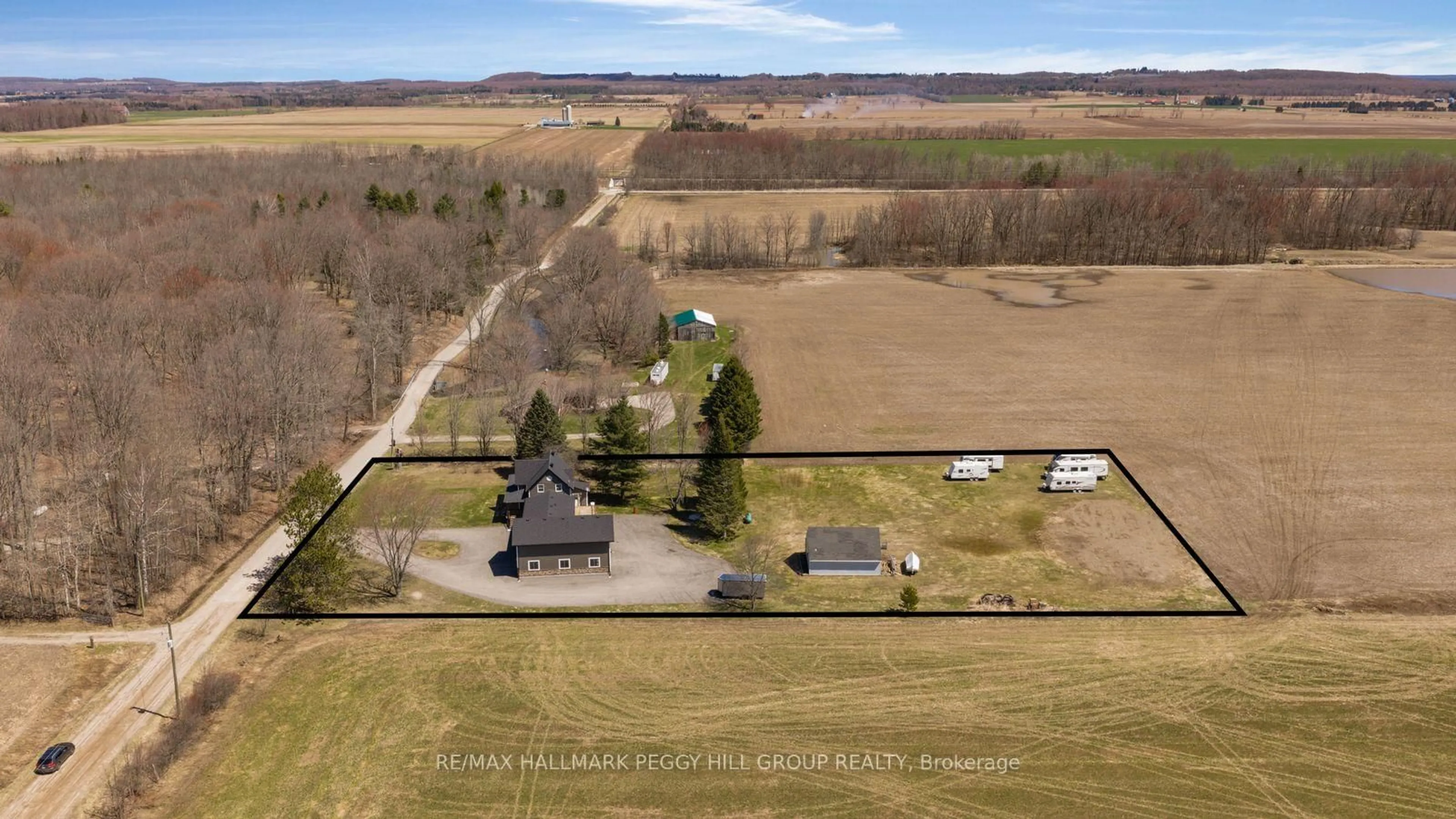 A pic from outside/outdoor area/front of a property/back of a property/a pic from drone, unknown for 79 Concession 2, Tiny Ontario L0L 2T0