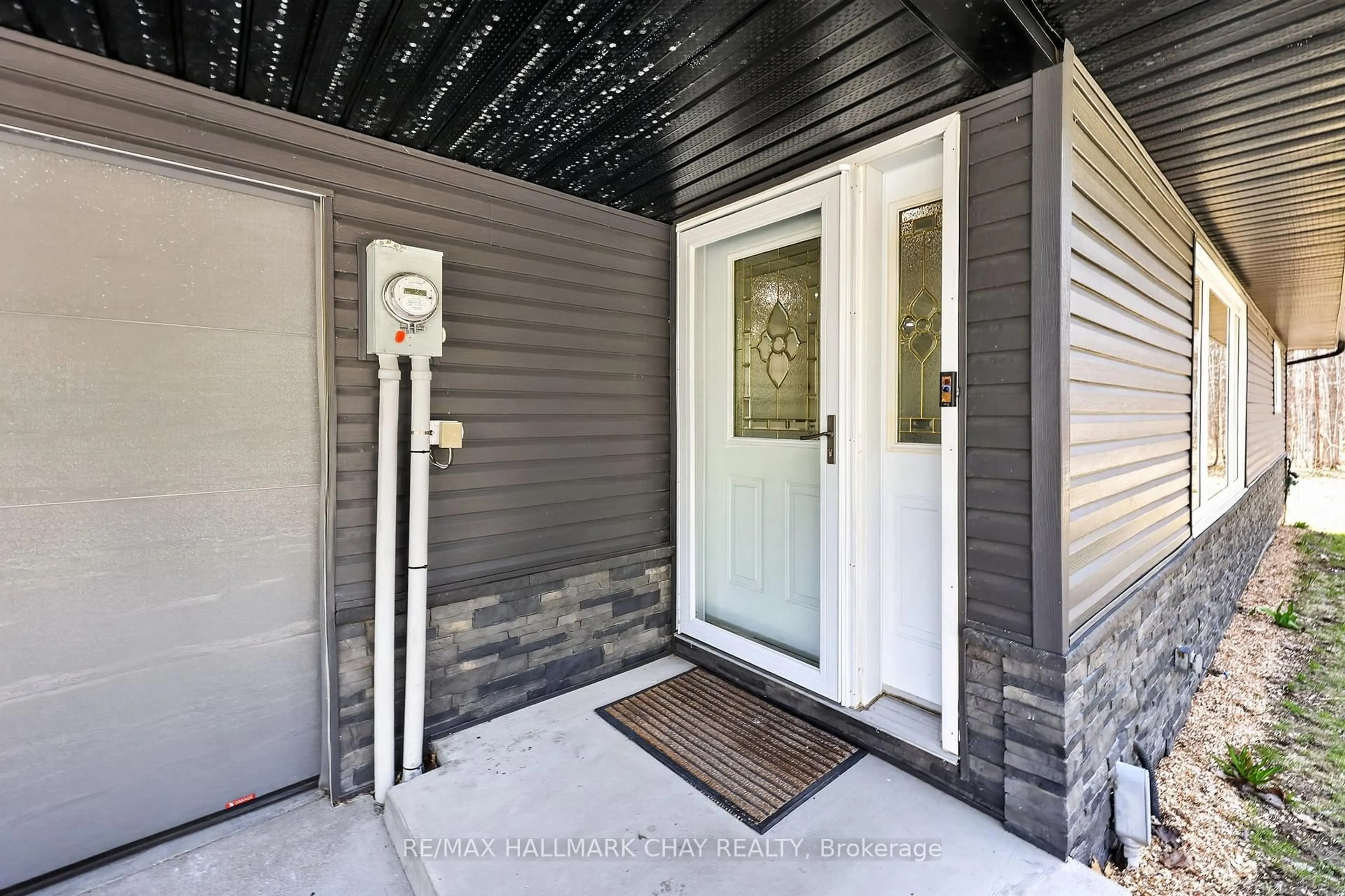 Indoor entryway for 5709 Line 9, Oro-Medonte Ontario L0K 2C0