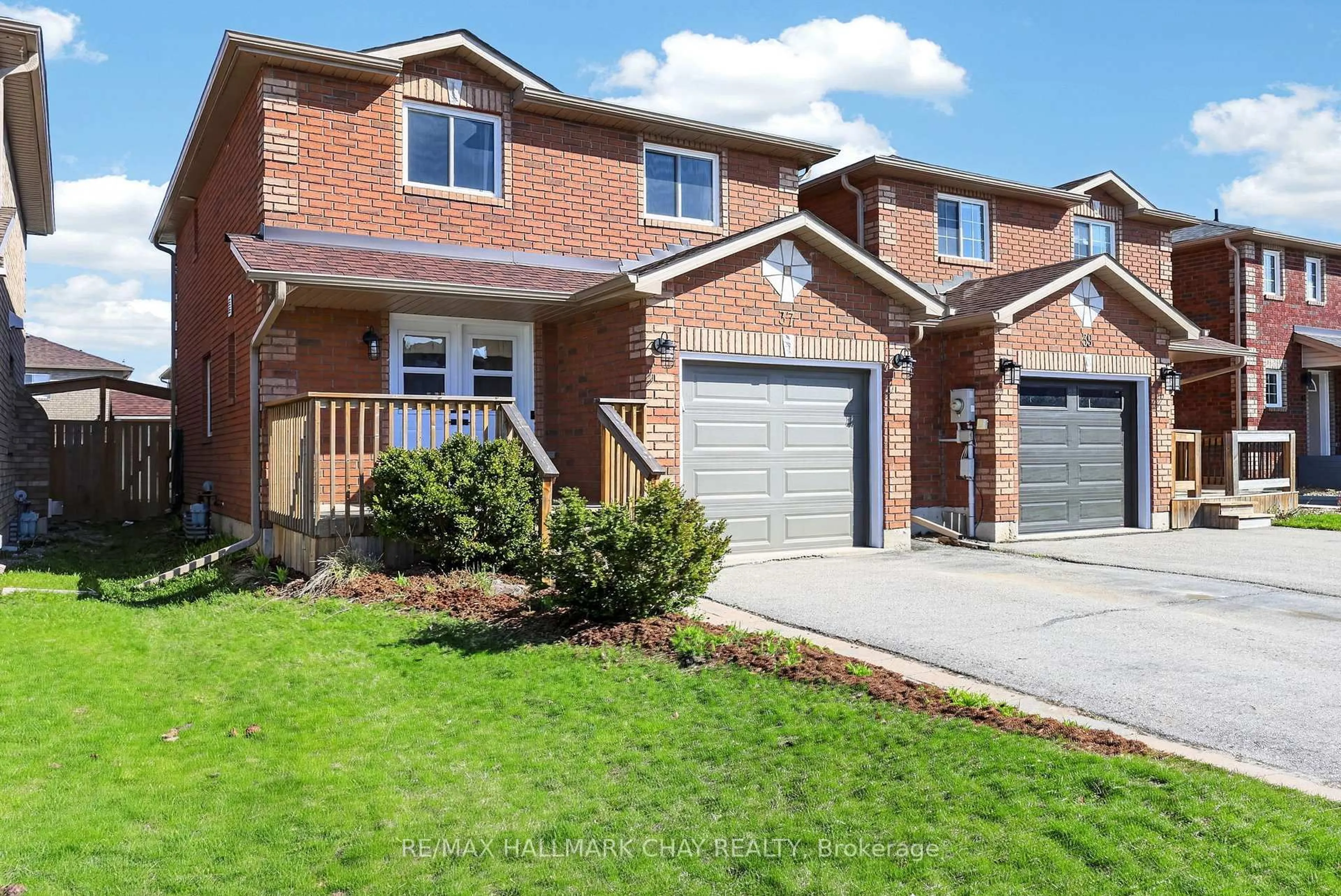 Home with brick exterior material, street for 37 Majesty Blvd, Barrie Ontario L4M 7K3