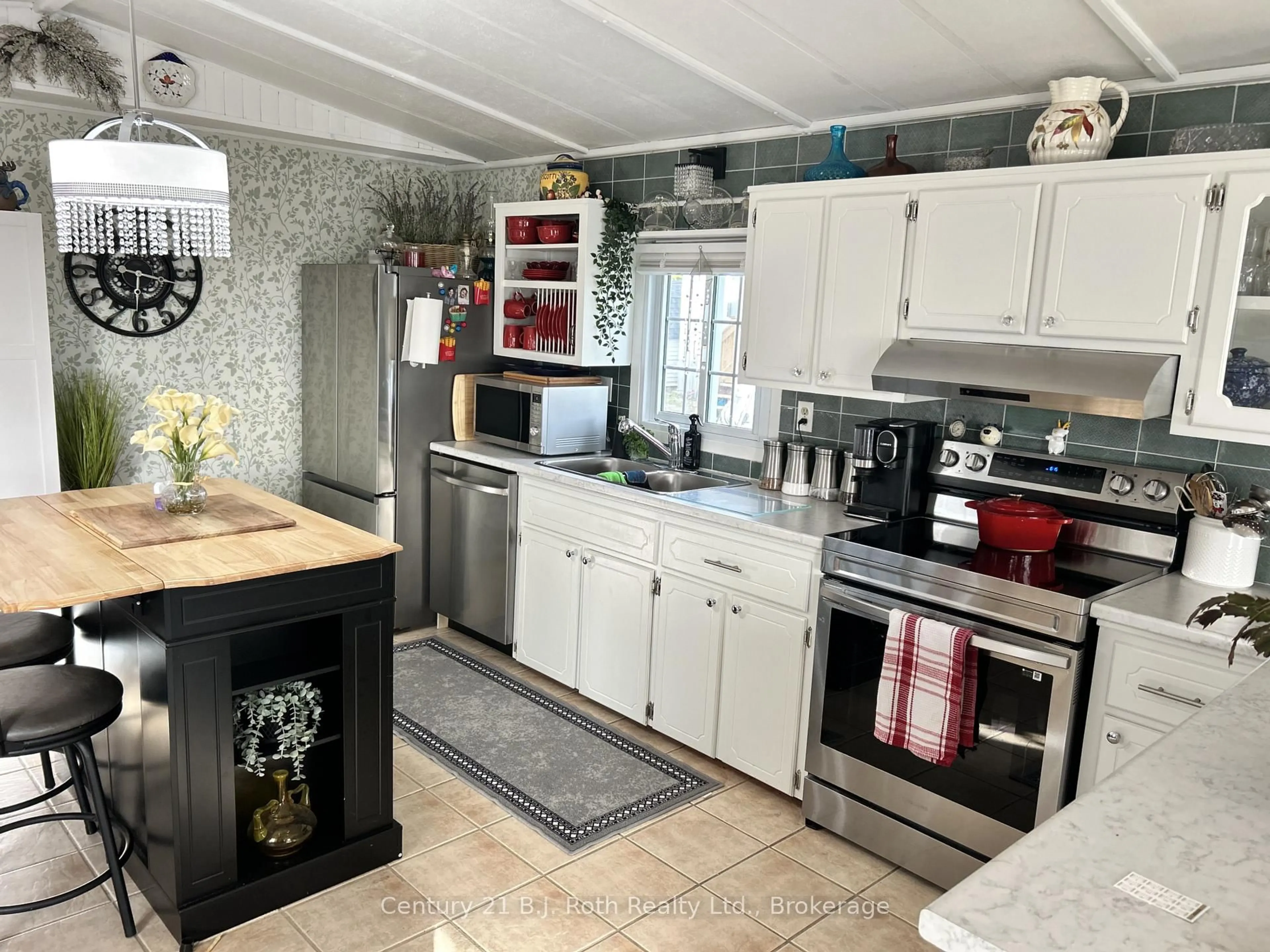 Open concept kitchen, unknown for 37 Berts Rd, Midland Ontario L4R 5B5