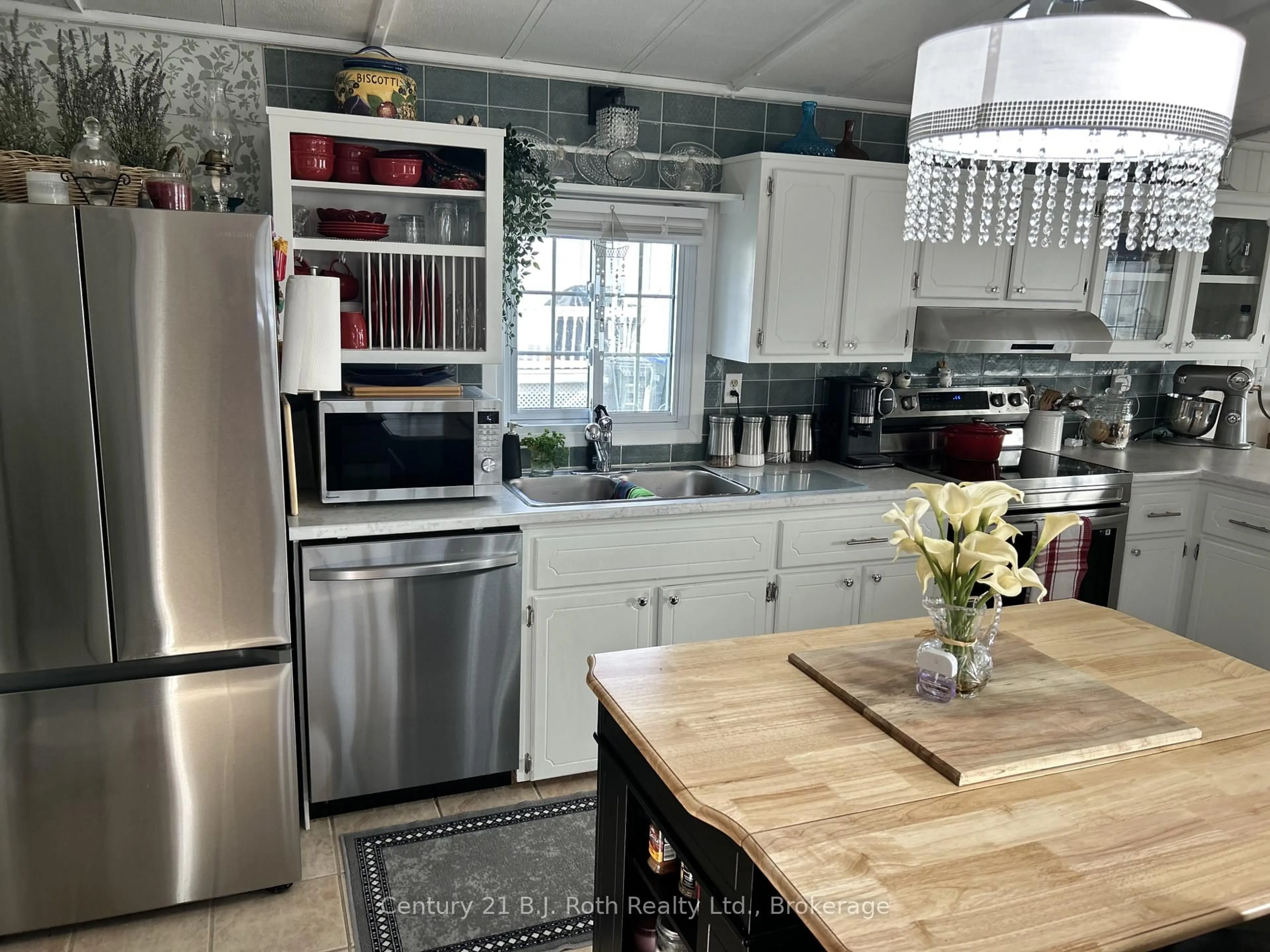 Open concept kitchen, unknown for 37 Berts Rd, Midland Ontario L4R 5B5