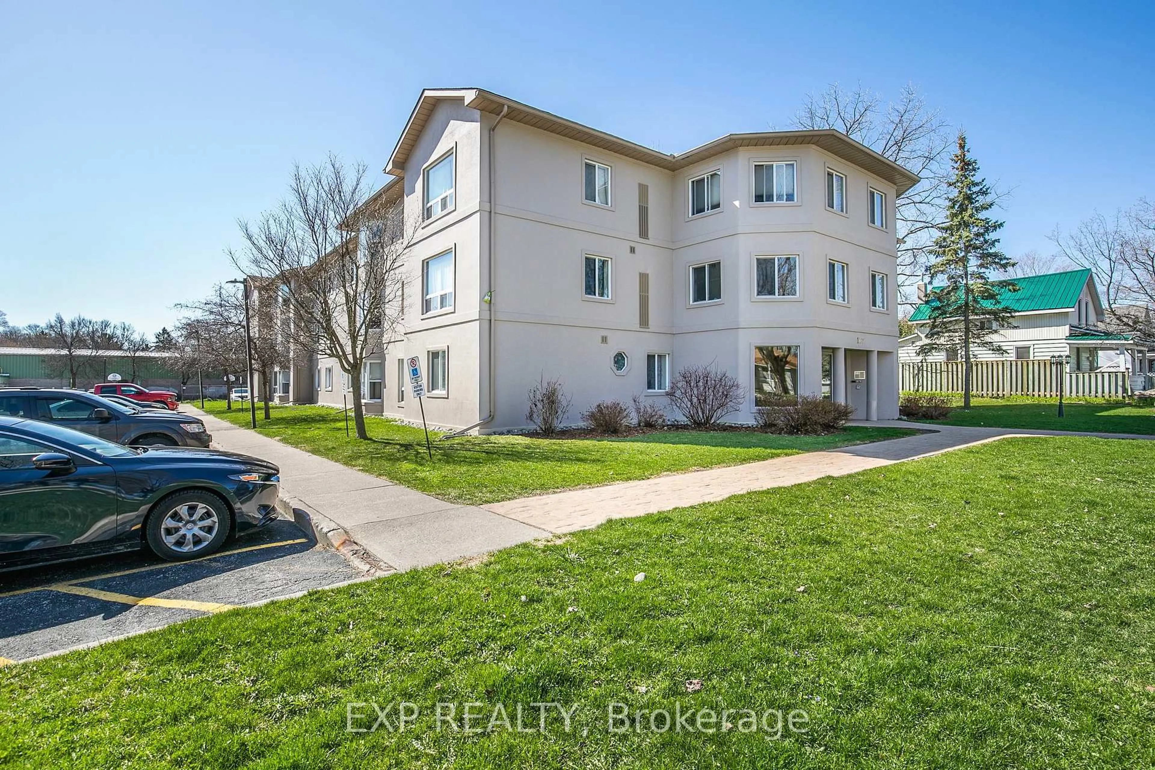 A pic from outside/outdoor area/front of a property/back of a property/a pic from drone, unknown for 107 Bond St #303, Orillia Ontario L3V 1J7