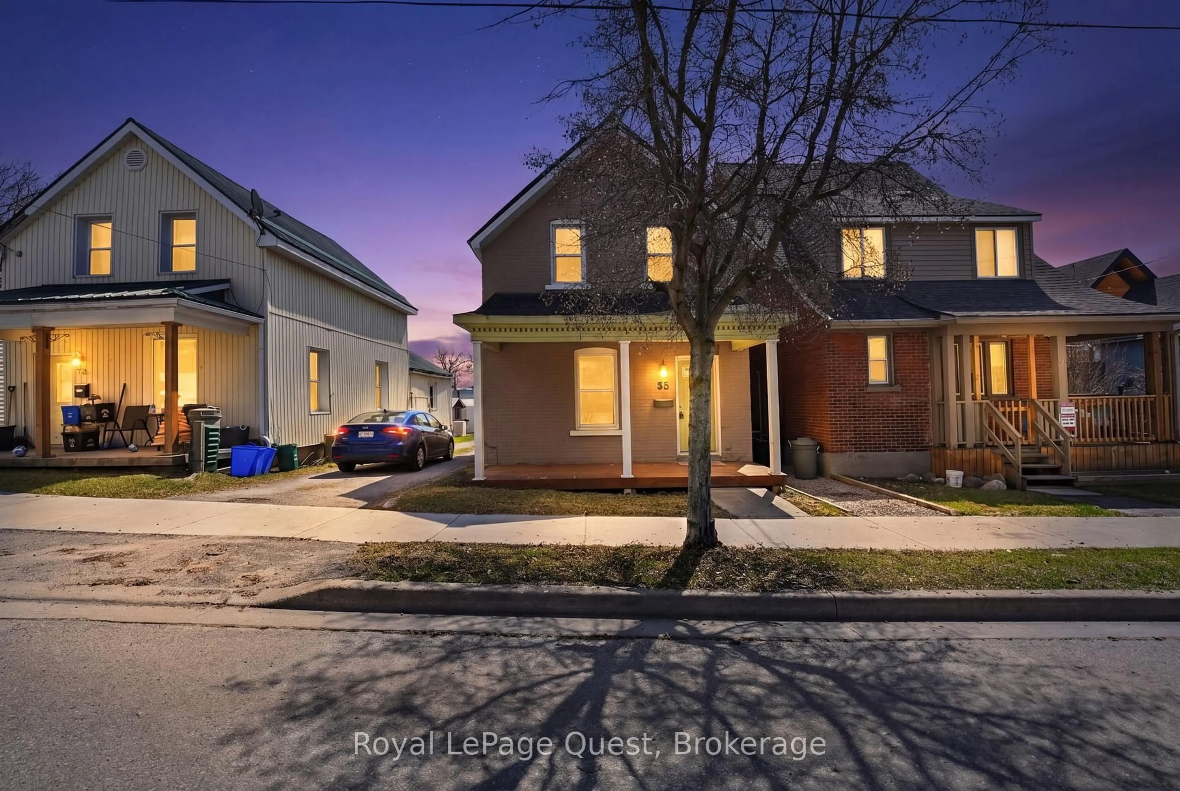 A pic from outside/outdoor area/front of a property/back of a property/a pic from drone, street for 55 Elgin St, Orillia Ontario L3V 1S1