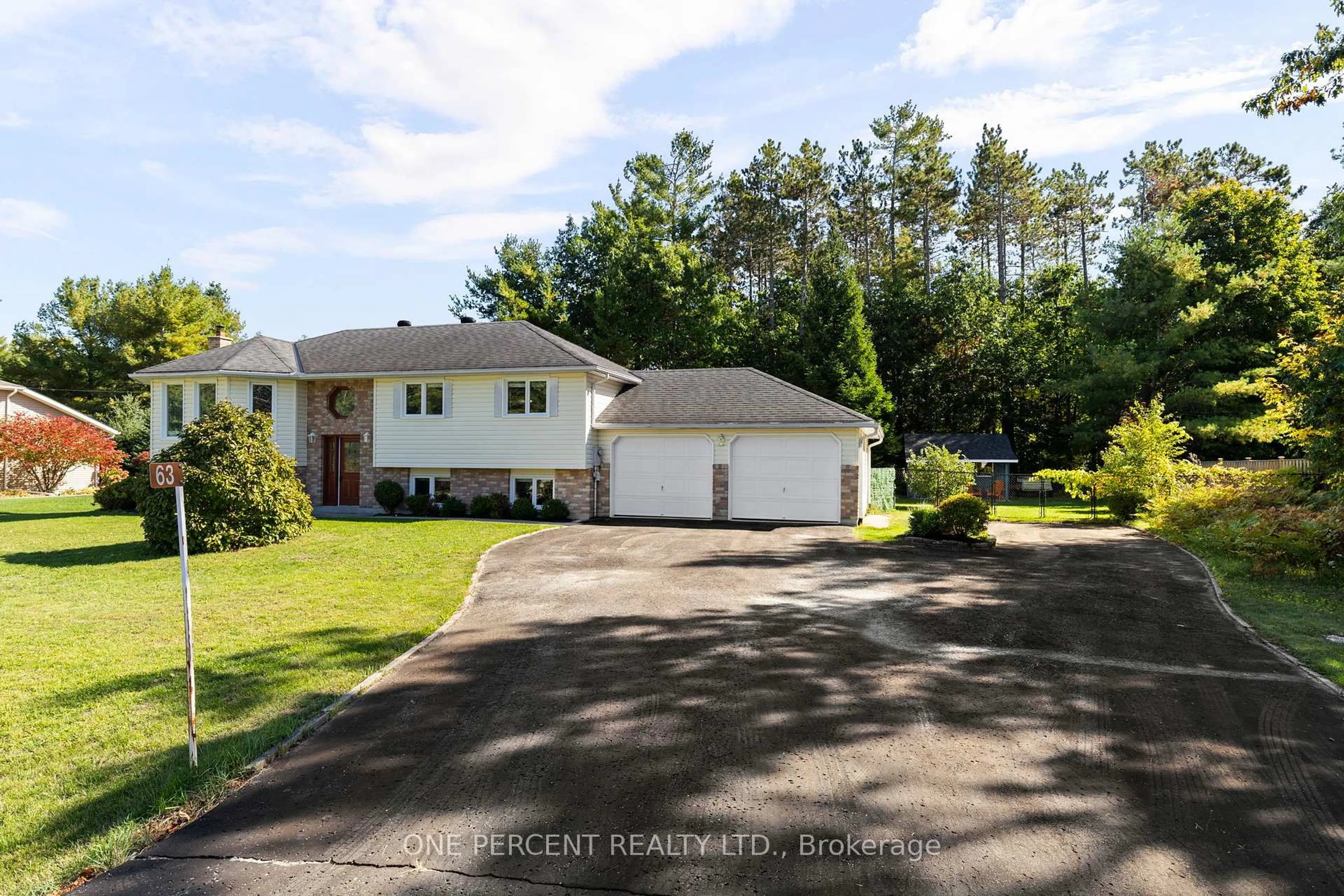 A pic from outside/outdoor area/front of a property/back of a property/a pic from drone, street for 63 Bailey Cres, Tiny Ontario L0L 2T0