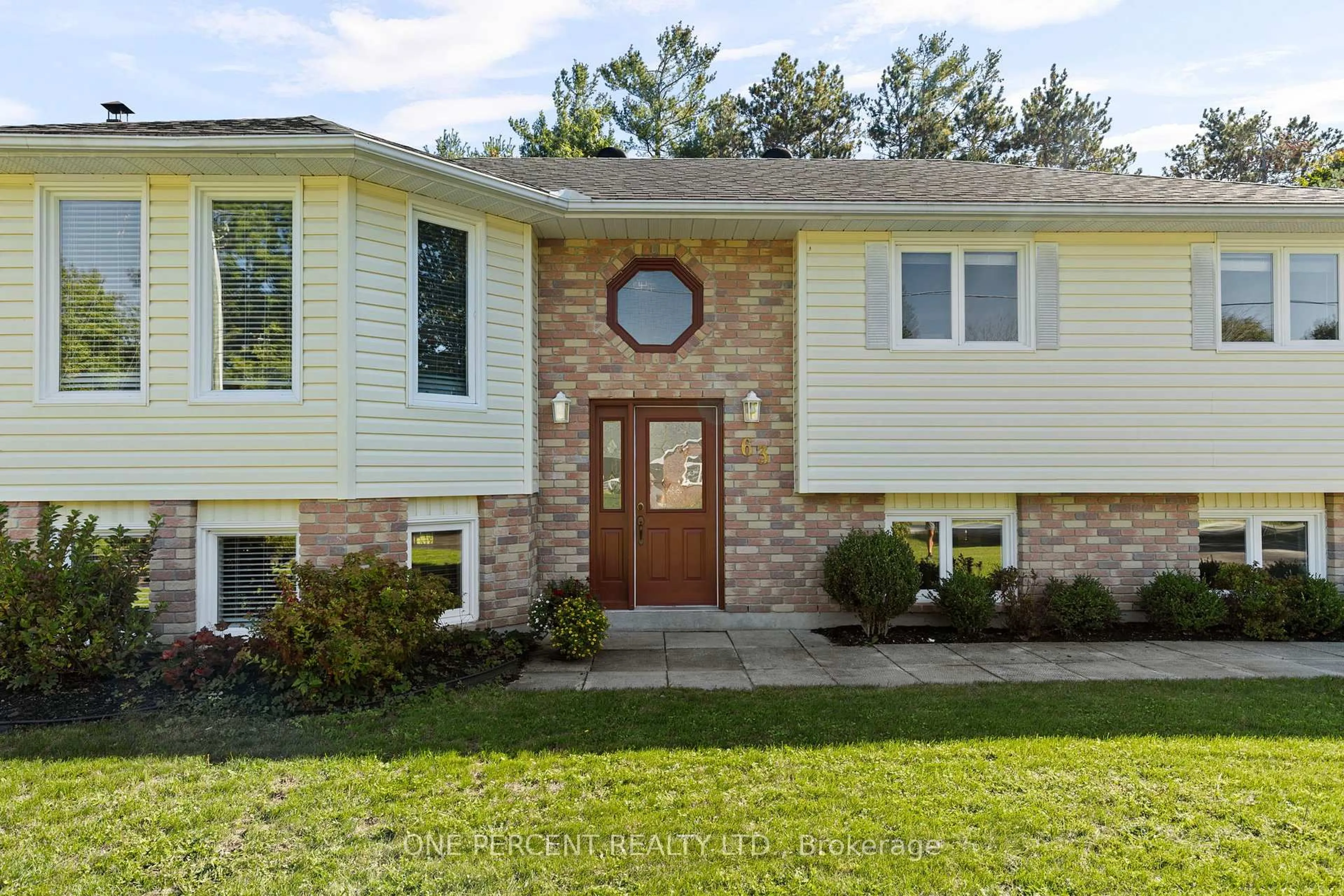 Home with vinyl exterior material, street for 63 Bailey Cres, Tiny Ontario L0L 2T0