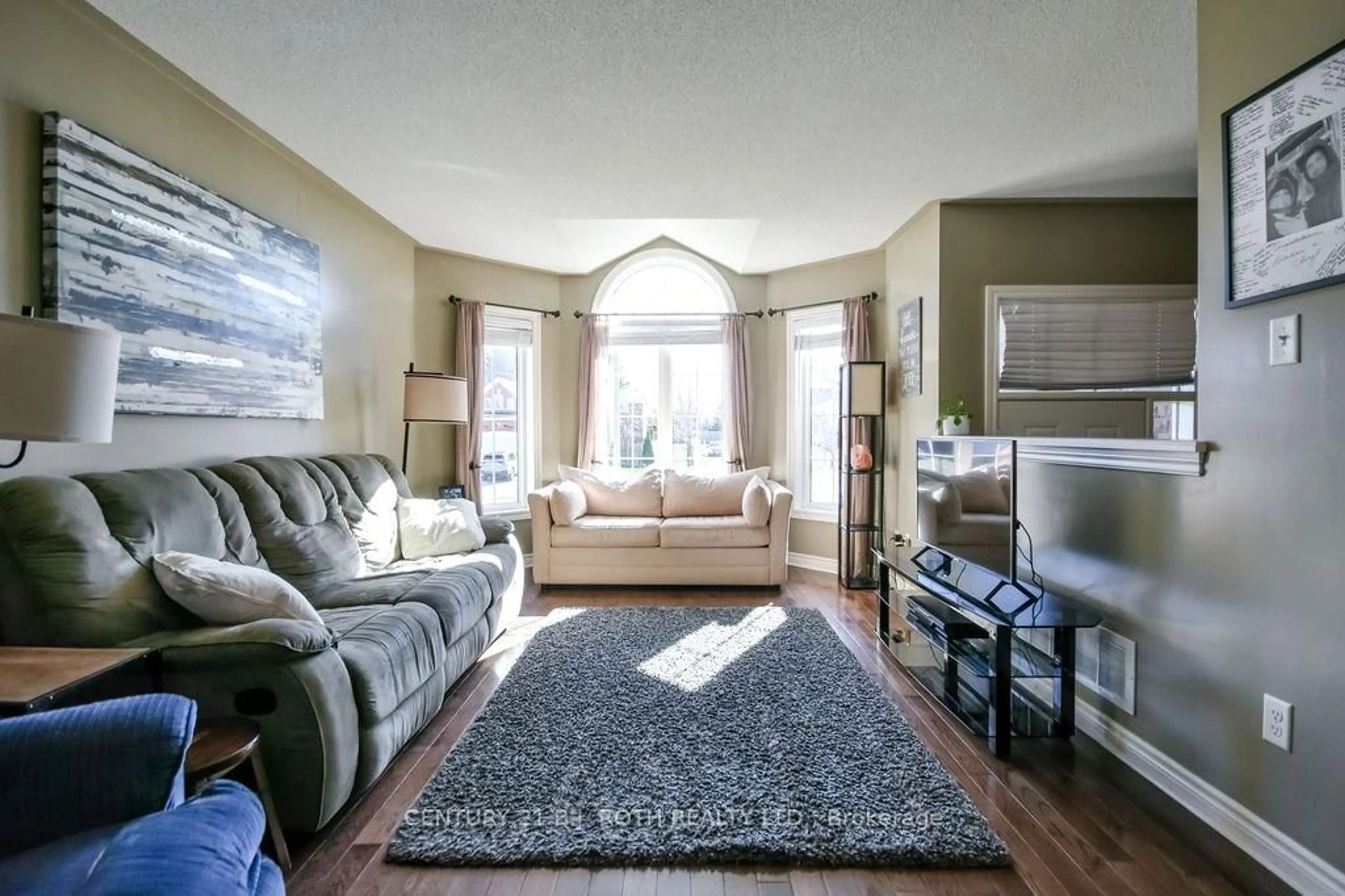 Living room with furniture, unknown for 12 White Cres, Barrie Ontario L4N 7M1