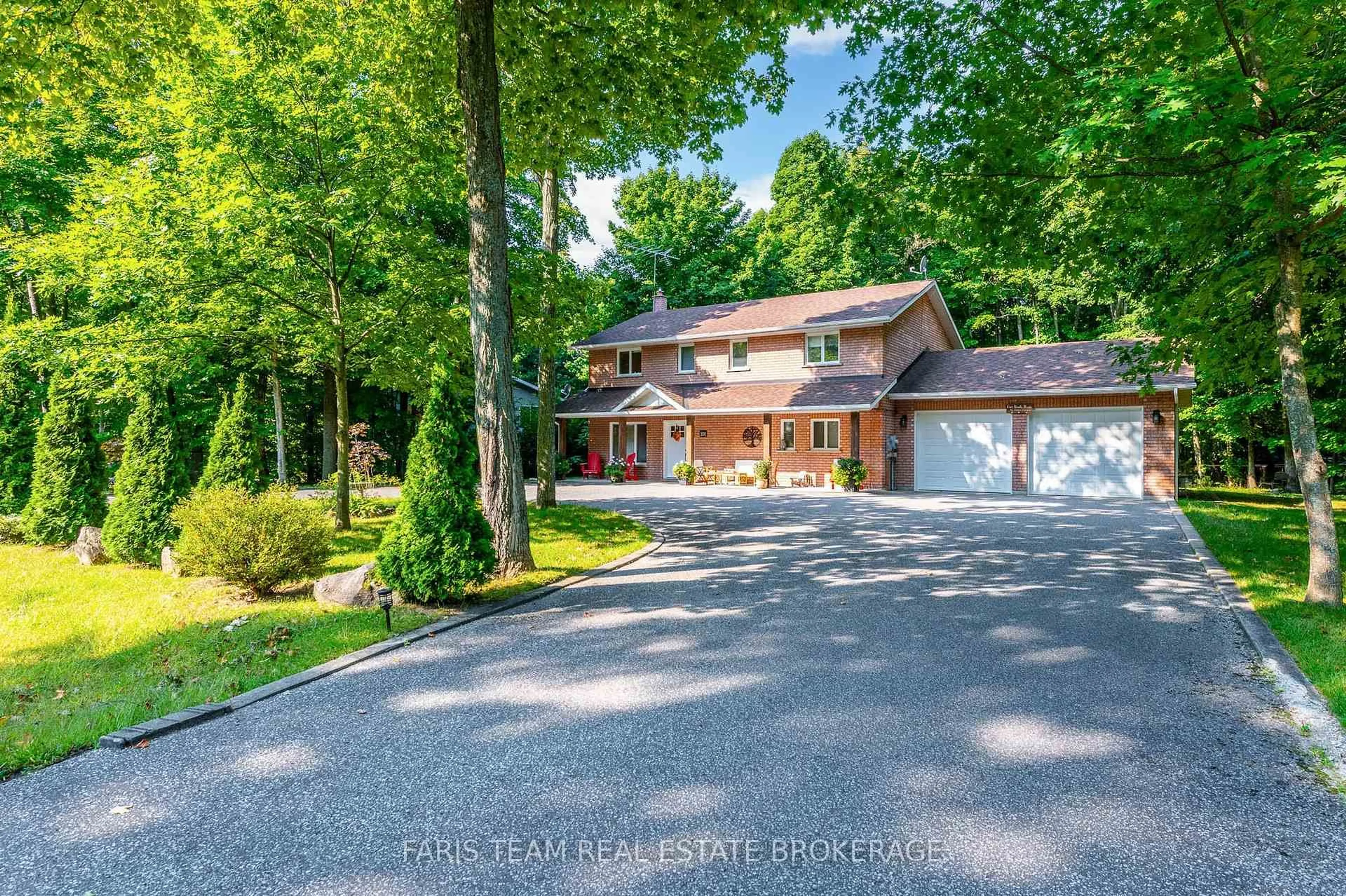 A pic from outside/outdoor area/front of a property/back of a property/a pic from drone, street for 100 Desroches Tr, Tiny Ontario L9M 0H9