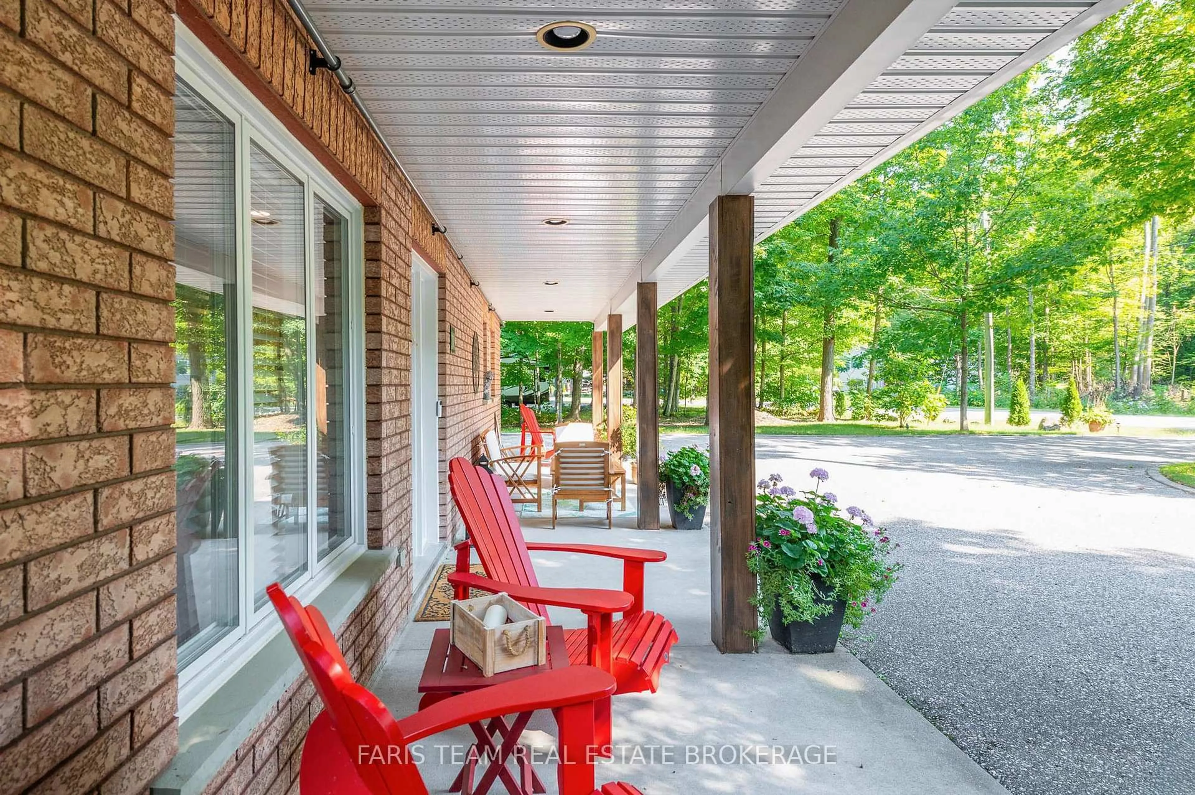 Patio, street for 100 Desroches Tr, Tiny Ontario L9M 0H9