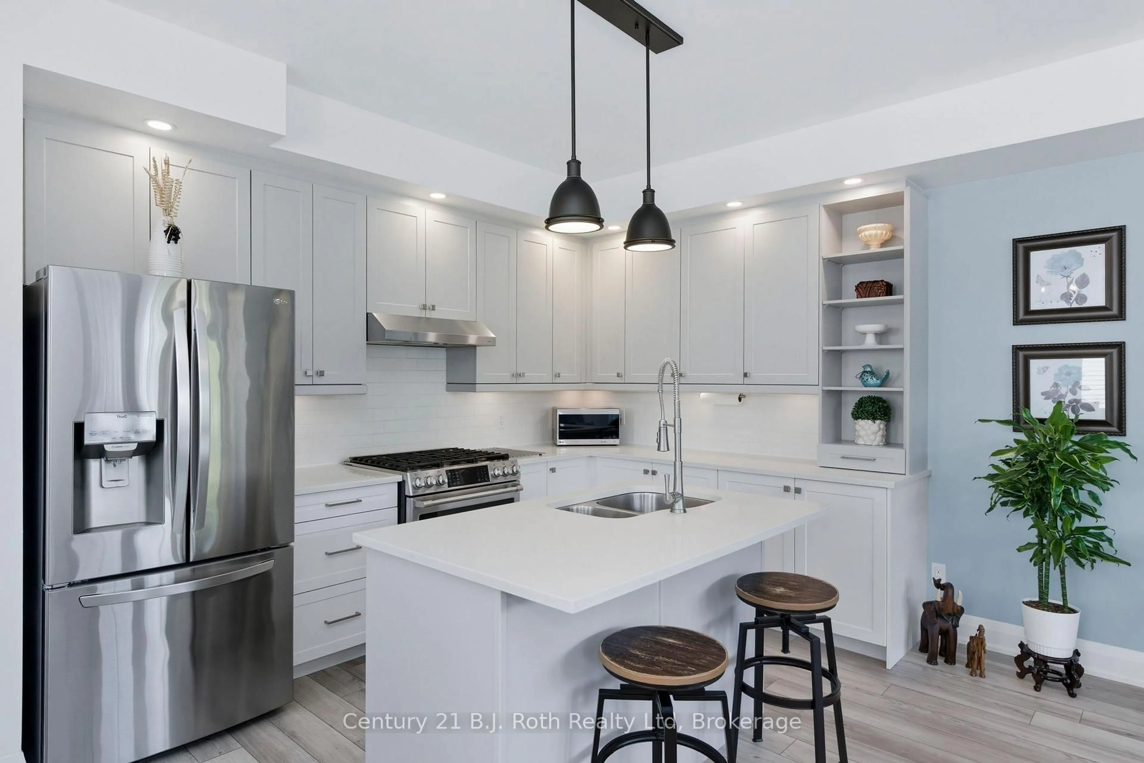 Contemporary kitchen, unknown for 67 Discovery Tr, Midland Ontario L4K 0H5