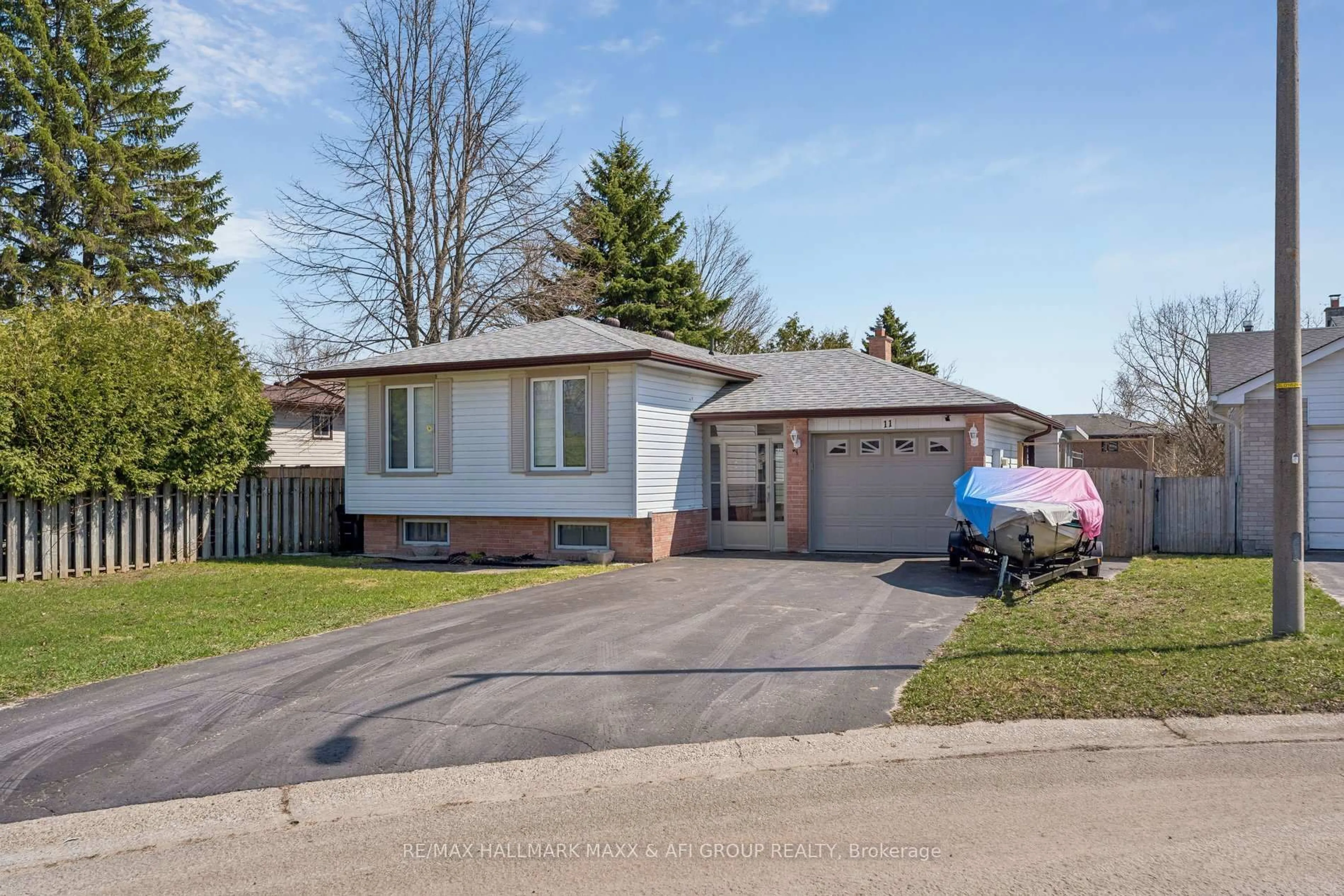 Unknown for 11 Charlotte Crt, Barrie Ontario L4N 6B2