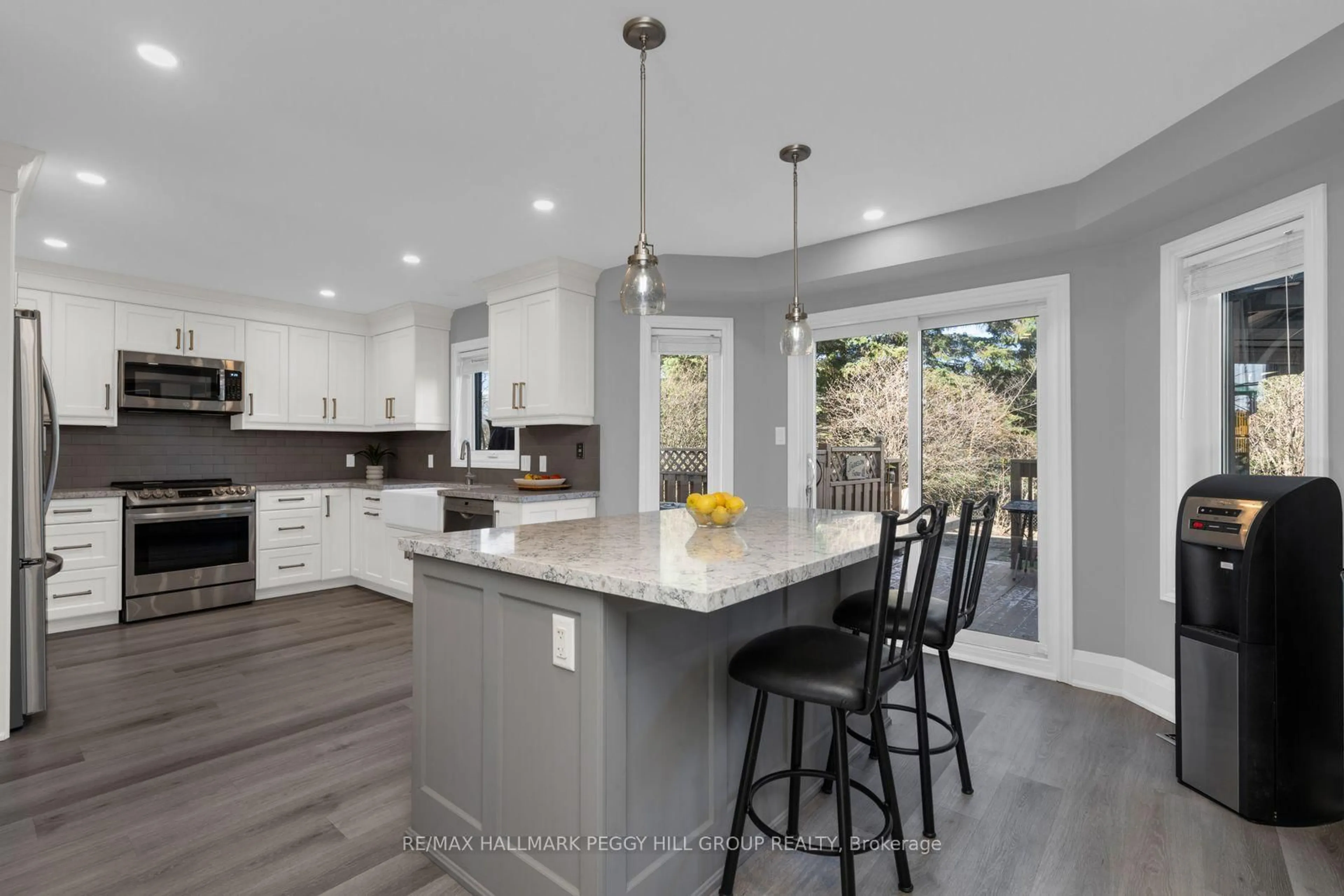 Open concept kitchen, unknown for 142 Ferndale Dr, Barrie Ontario L4N 6Y6