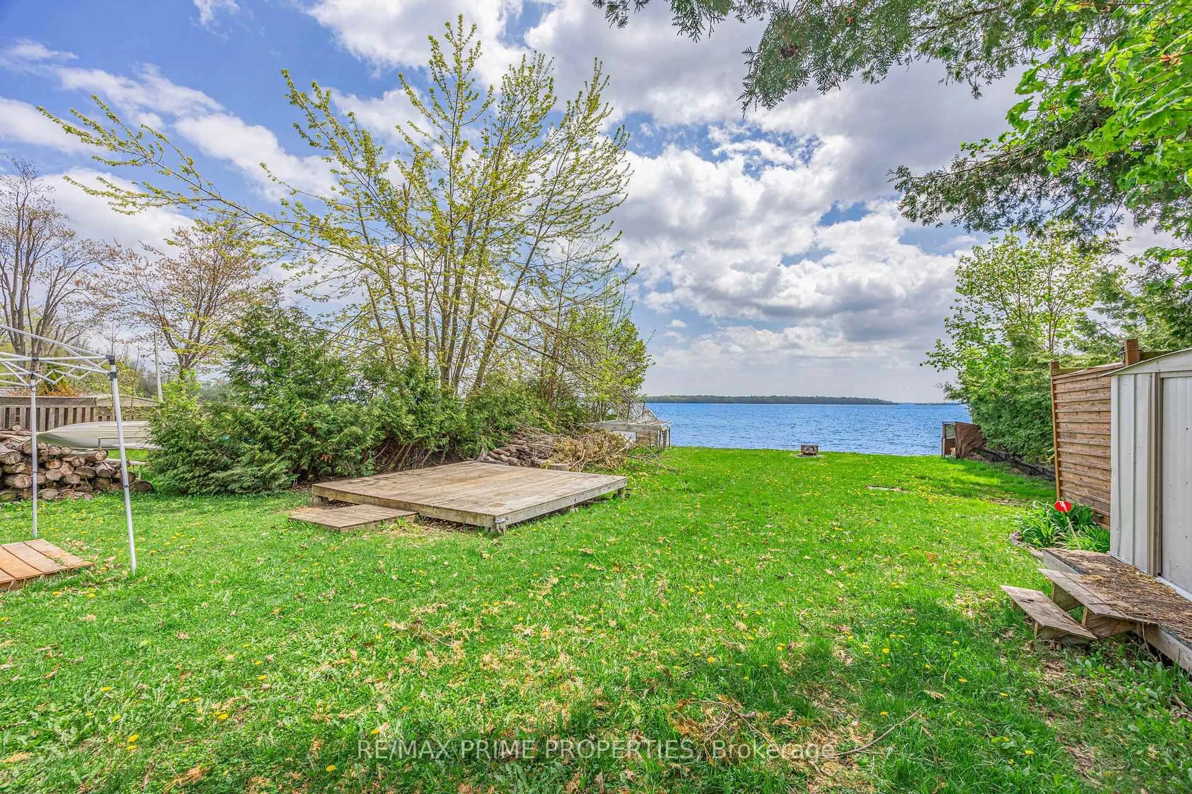 Patio, water/lake/river/ocean view for 1947 Woods Bay Rd, Severn Ontario L3V 6H3