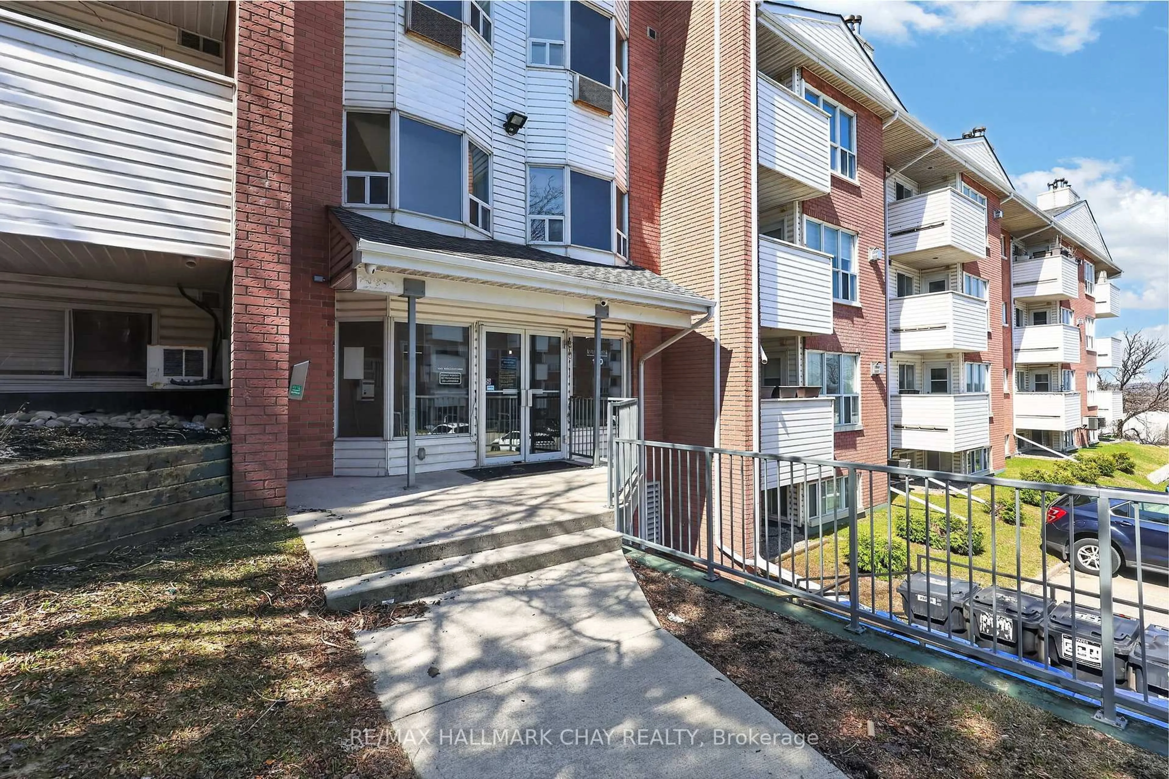 Unknown for 120 Bell Farm Rd #304, Barrie Ontario L4M 6J2