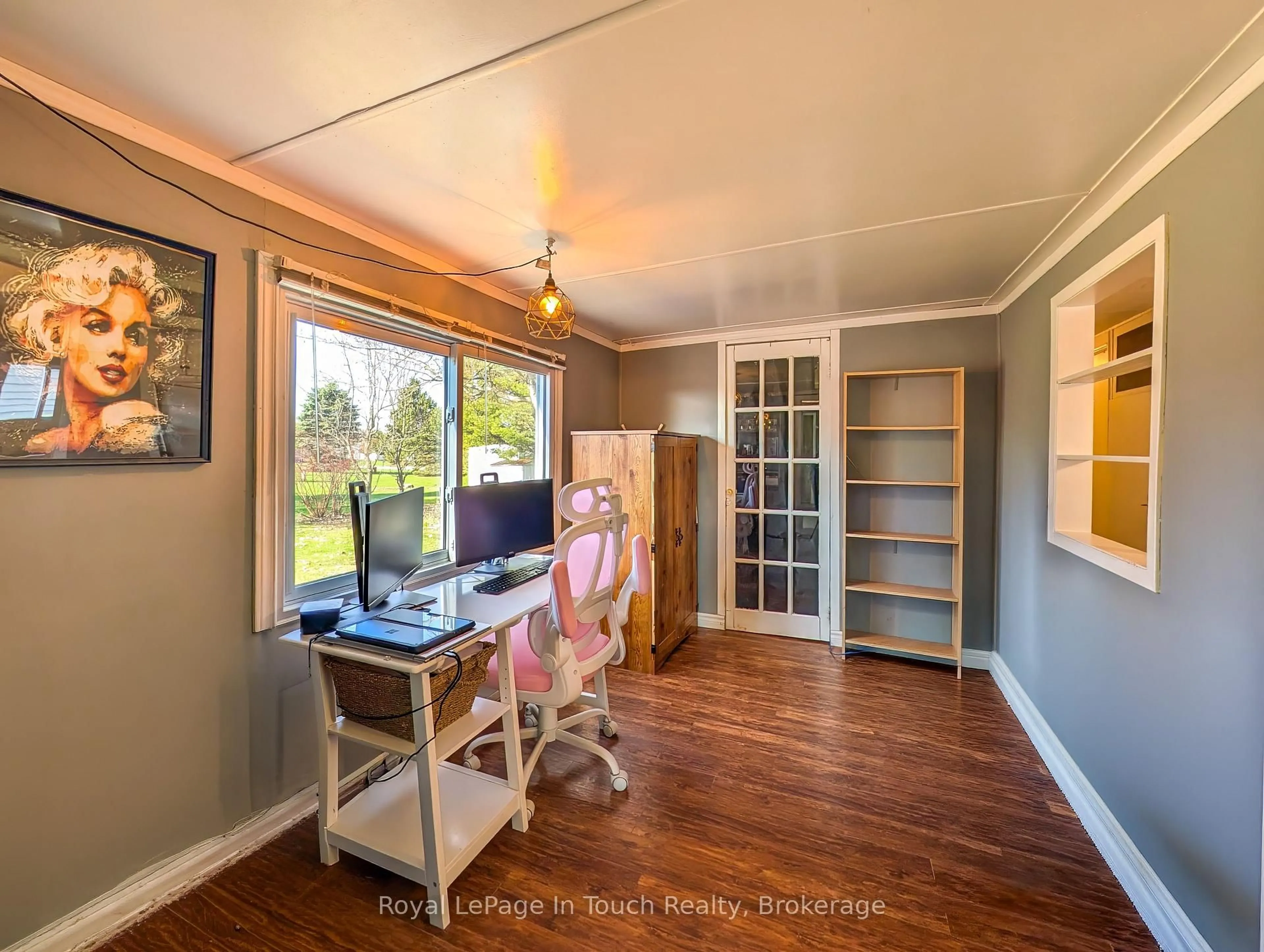 A pic of a room for 30 Berts Rd, Midland Ontario L4R 5B5