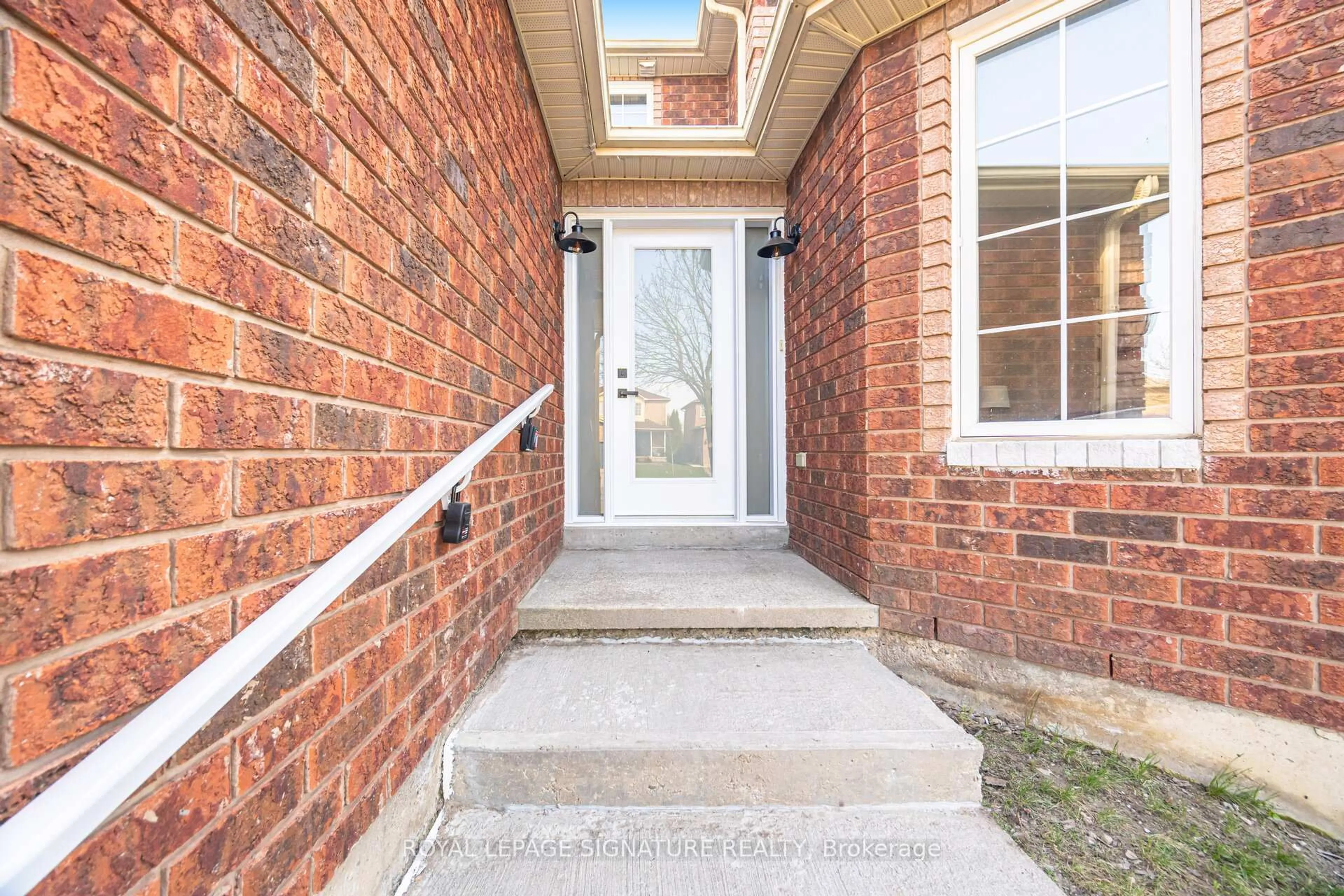 Unknown for 11 Wessenger Dr, Barrie Ontario L4N 8R8