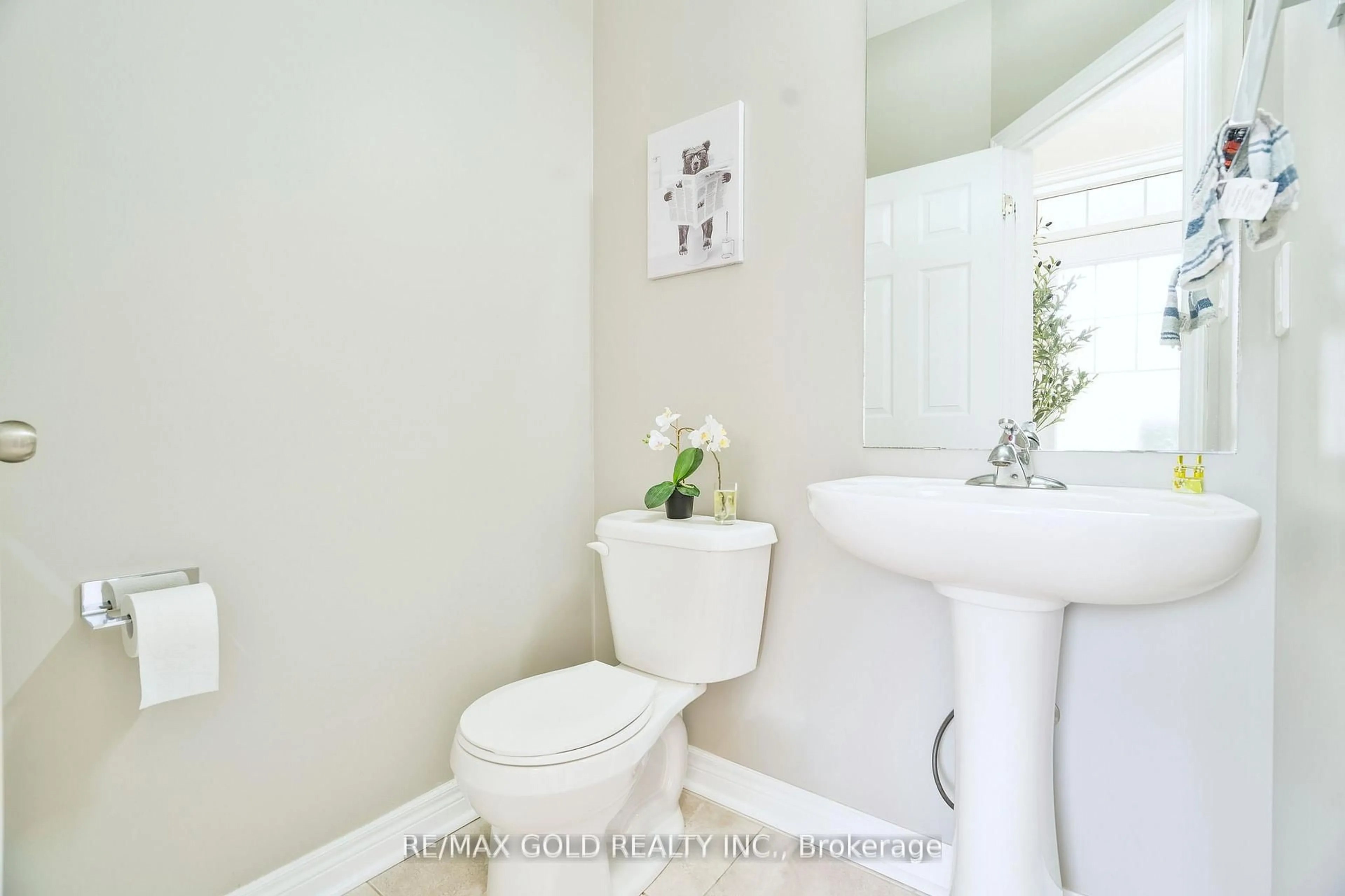 Standard bathroom, ceramic/tile floor for 56 Snelgrove Cres, Barrie Ontario L4N 6R6