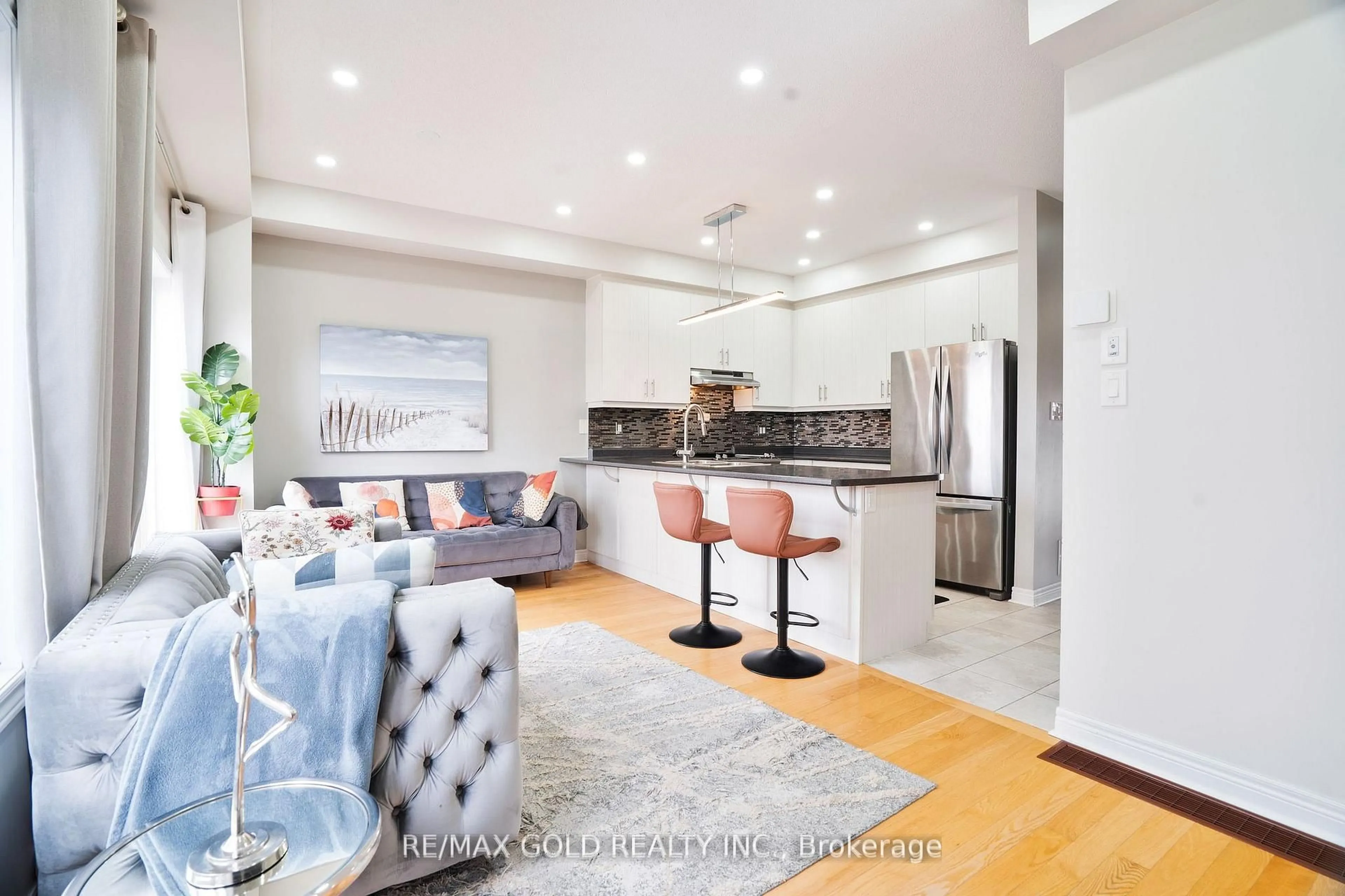 Open concept kitchen, unknown for 56 Snelgrove Cres, Barrie Ontario L4N 6R6