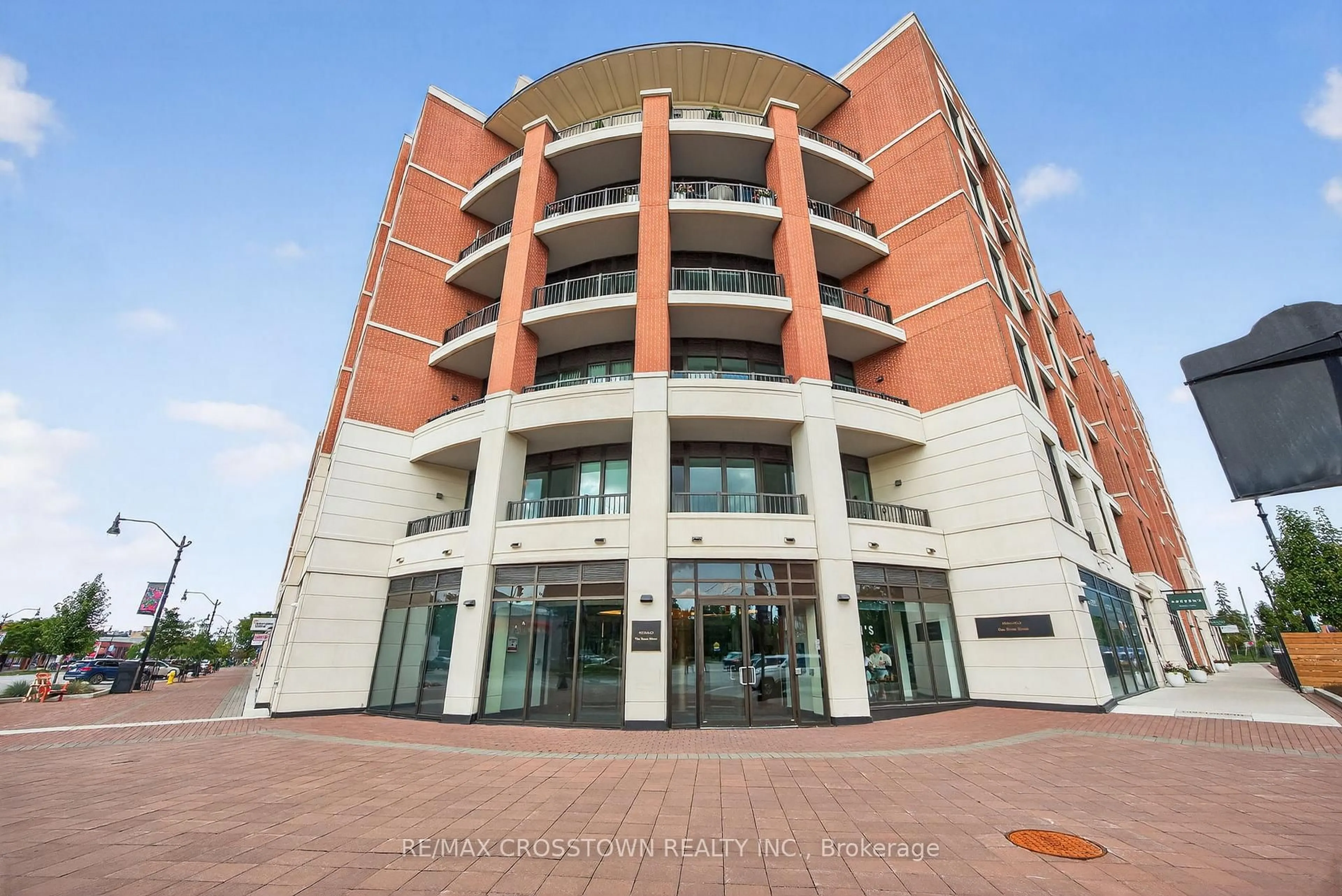 Indoor foyer for 1 HUME St #220, Collingwood Ontario L9Y 0X3