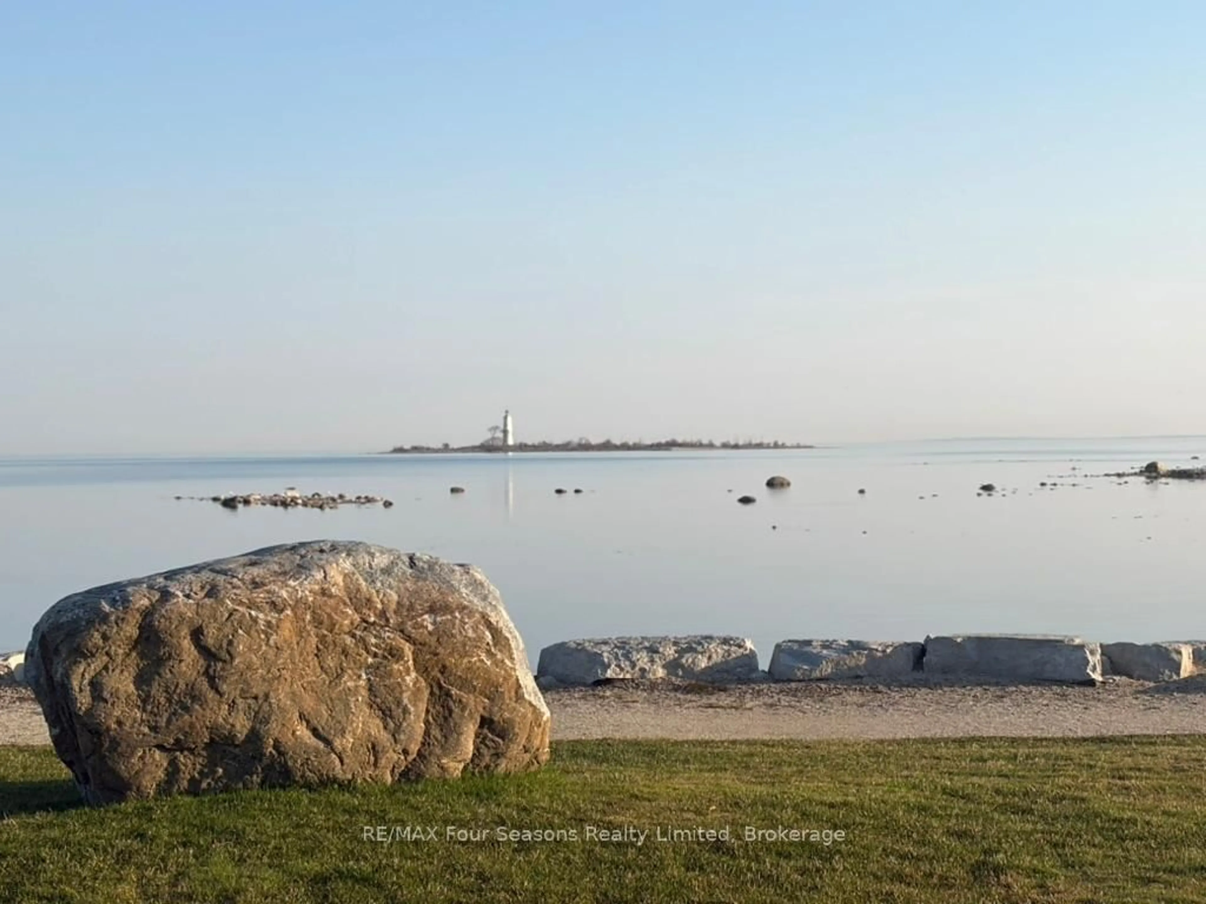 Blurry image for 835 Suncrest Circ, Collingwood Ontario L9Y 5C7