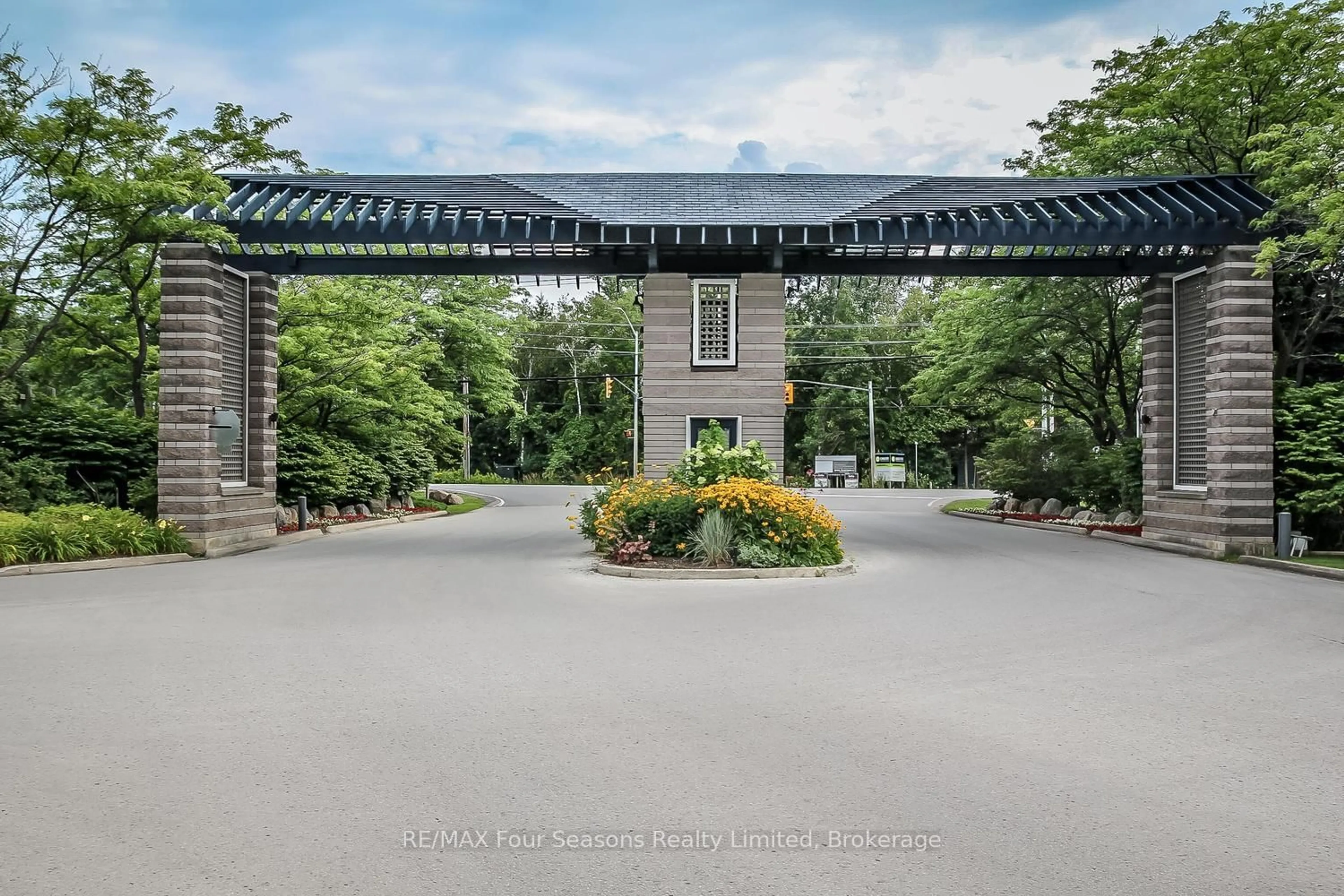 Unknown for 835 Suncrest Circ, Collingwood Ontario L9Y 5C7