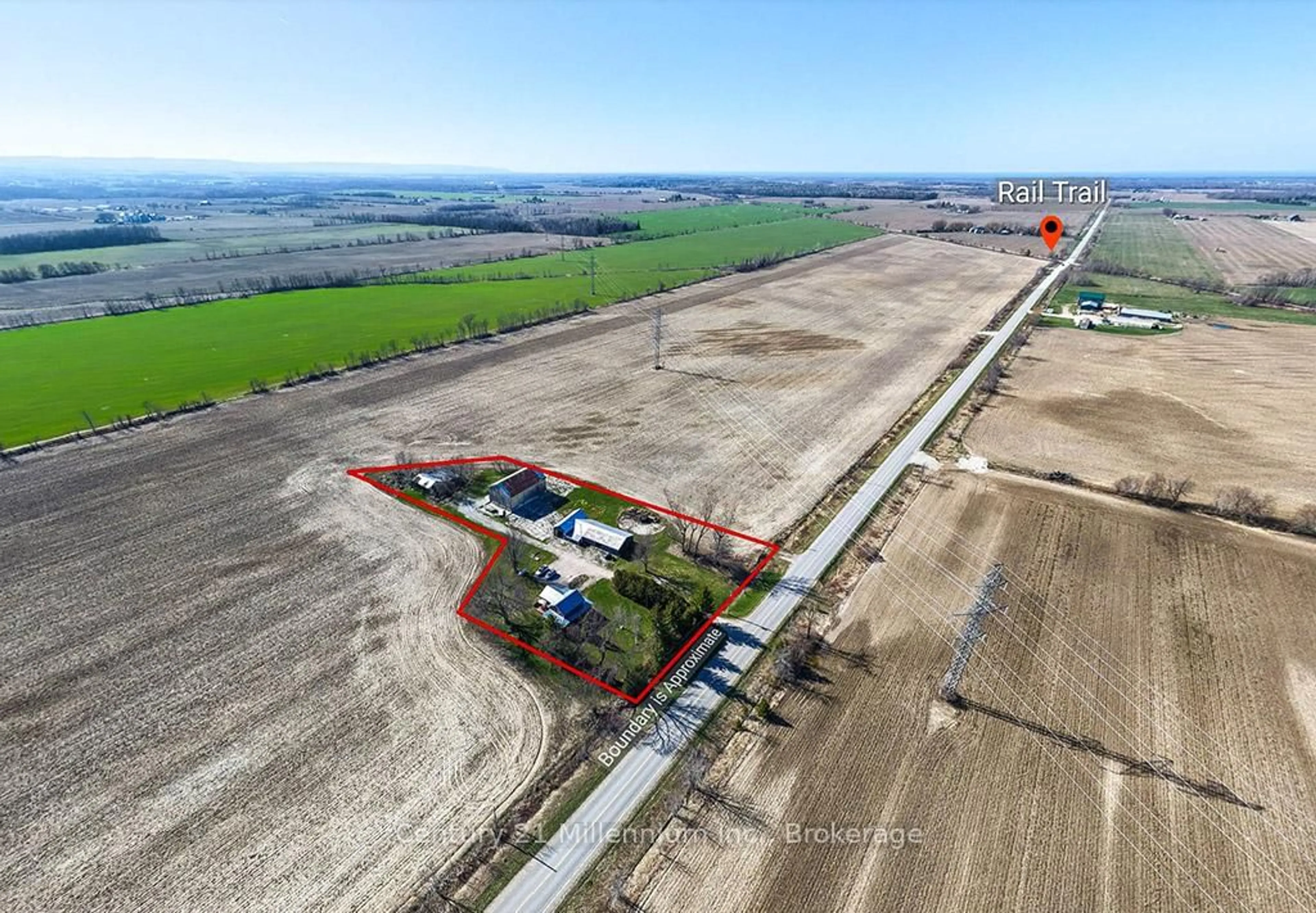 A pic from outside/outdoor area/front of a property/back of a property/a pic from drone, building for 1990 3/4 Sunnidale Sdrd, Clearview Ontario L0M 1S0