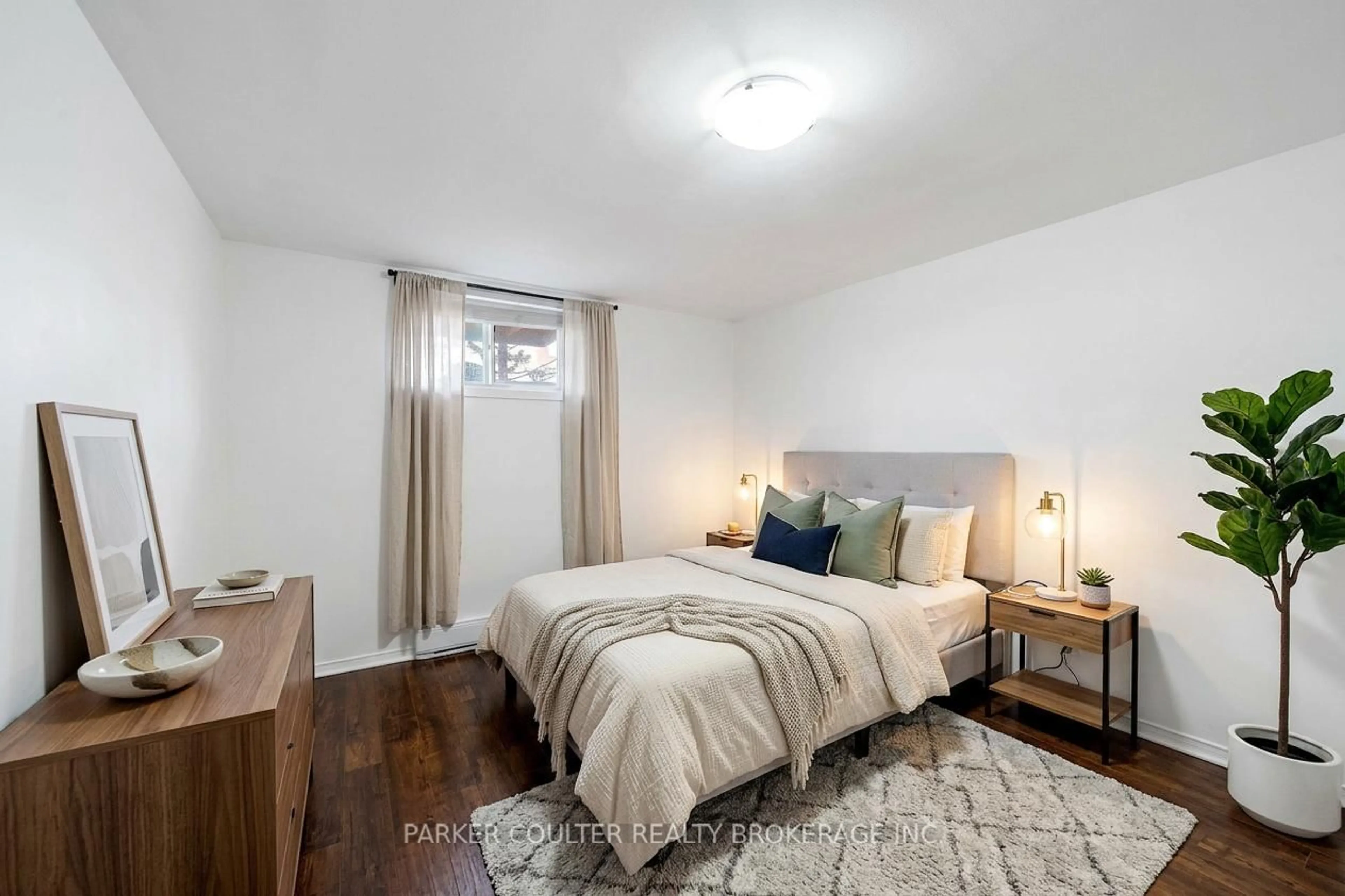 A pic of a room for 10 Ford St, Barrie Ontario L4N 5X2