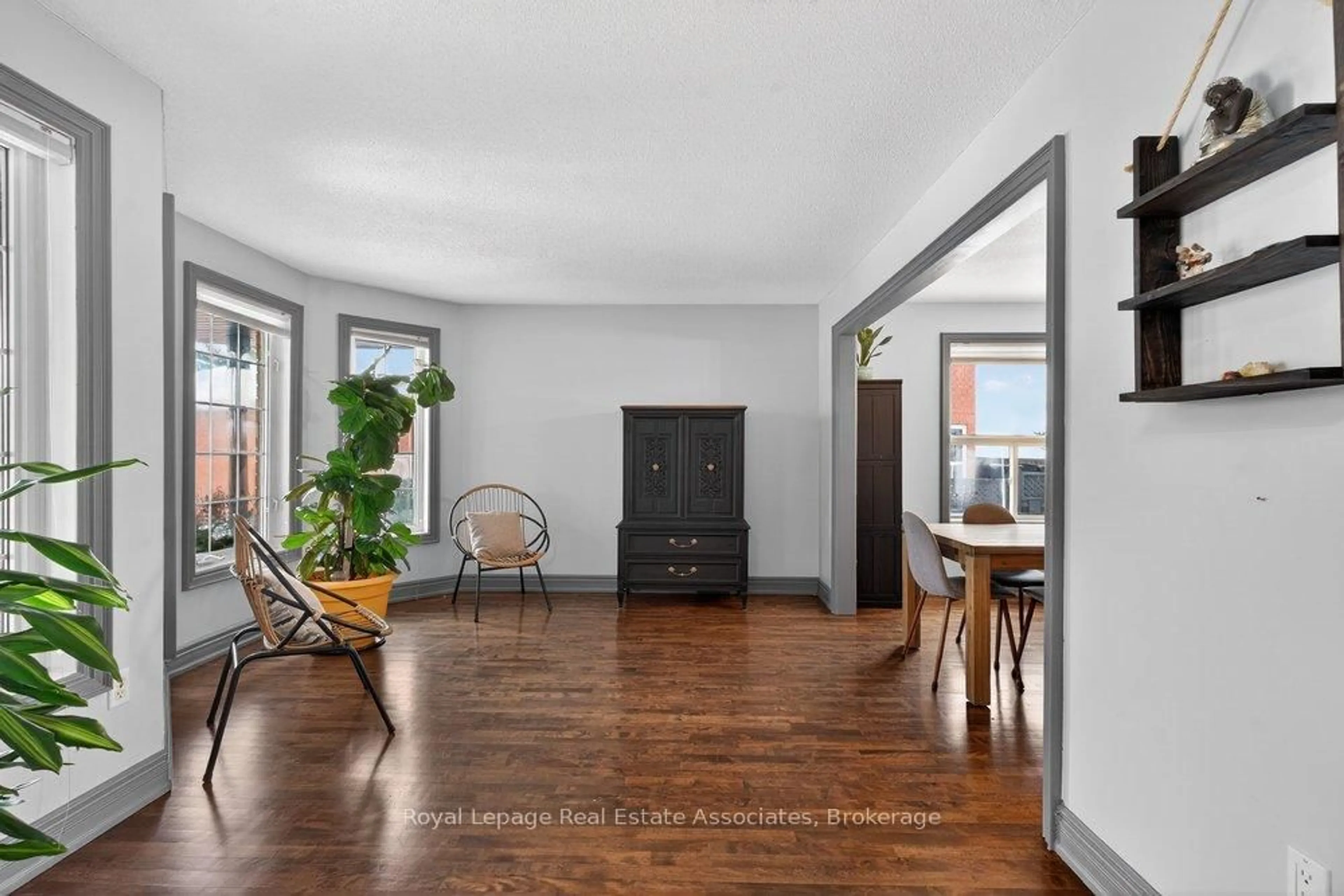 Indoor entryway for 84 Loon Ave, Barrie Ontario L4N 8V9