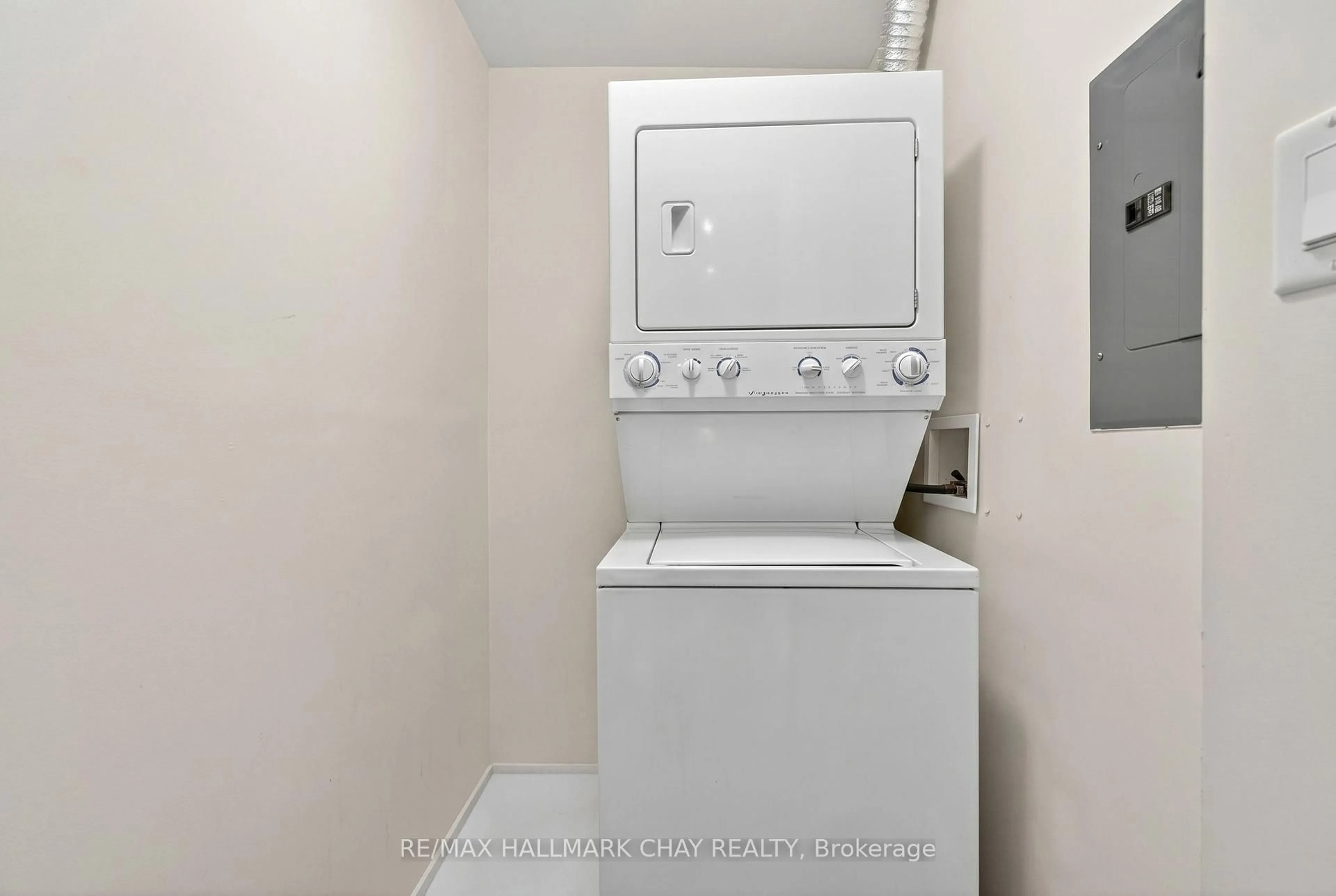 Laundry room for 37 Ellen St #805, Barrie Ontario L4N 6G2