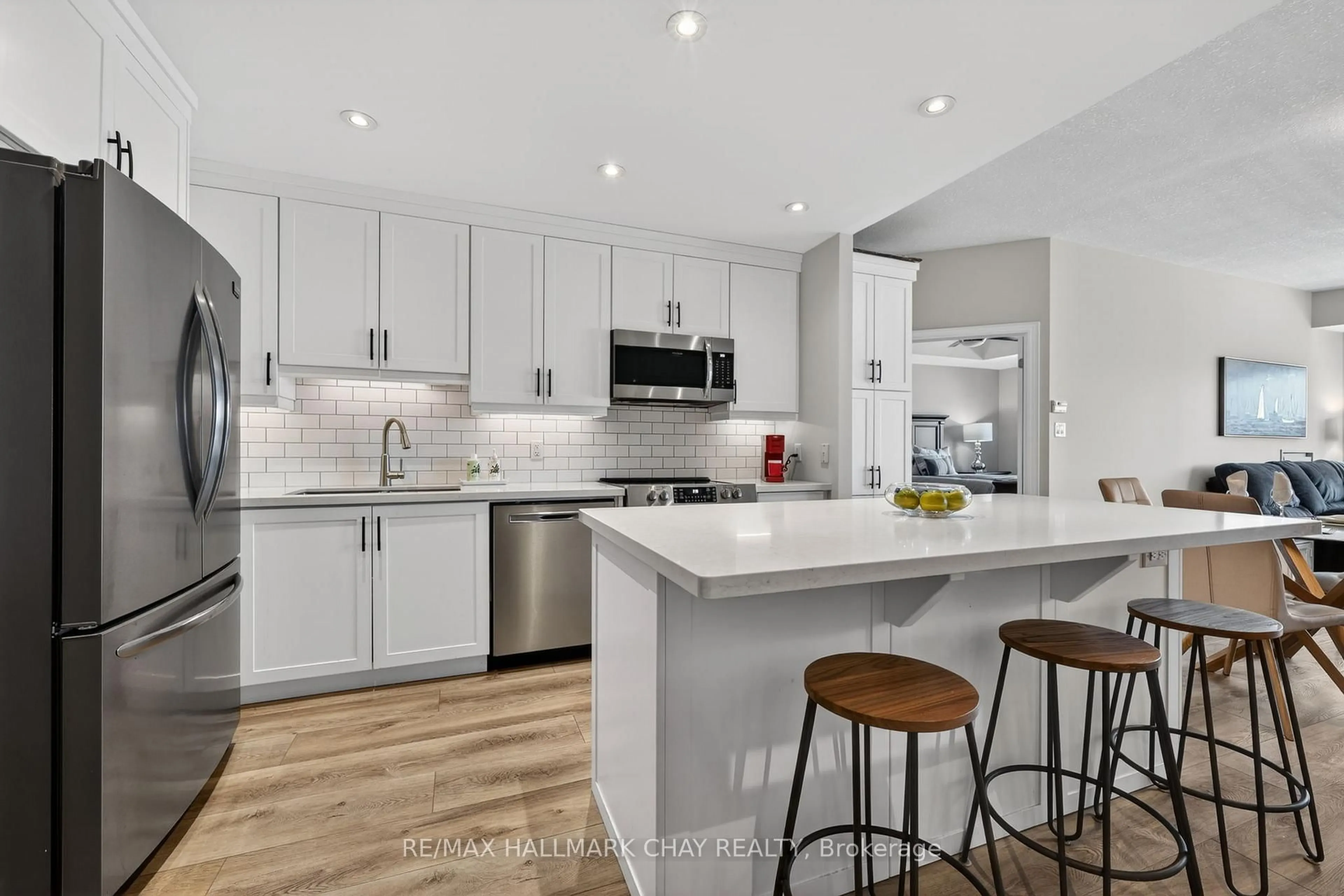 Open concept kitchen, unknown for 37 Ellen St #805, Barrie Ontario L4N 6G2