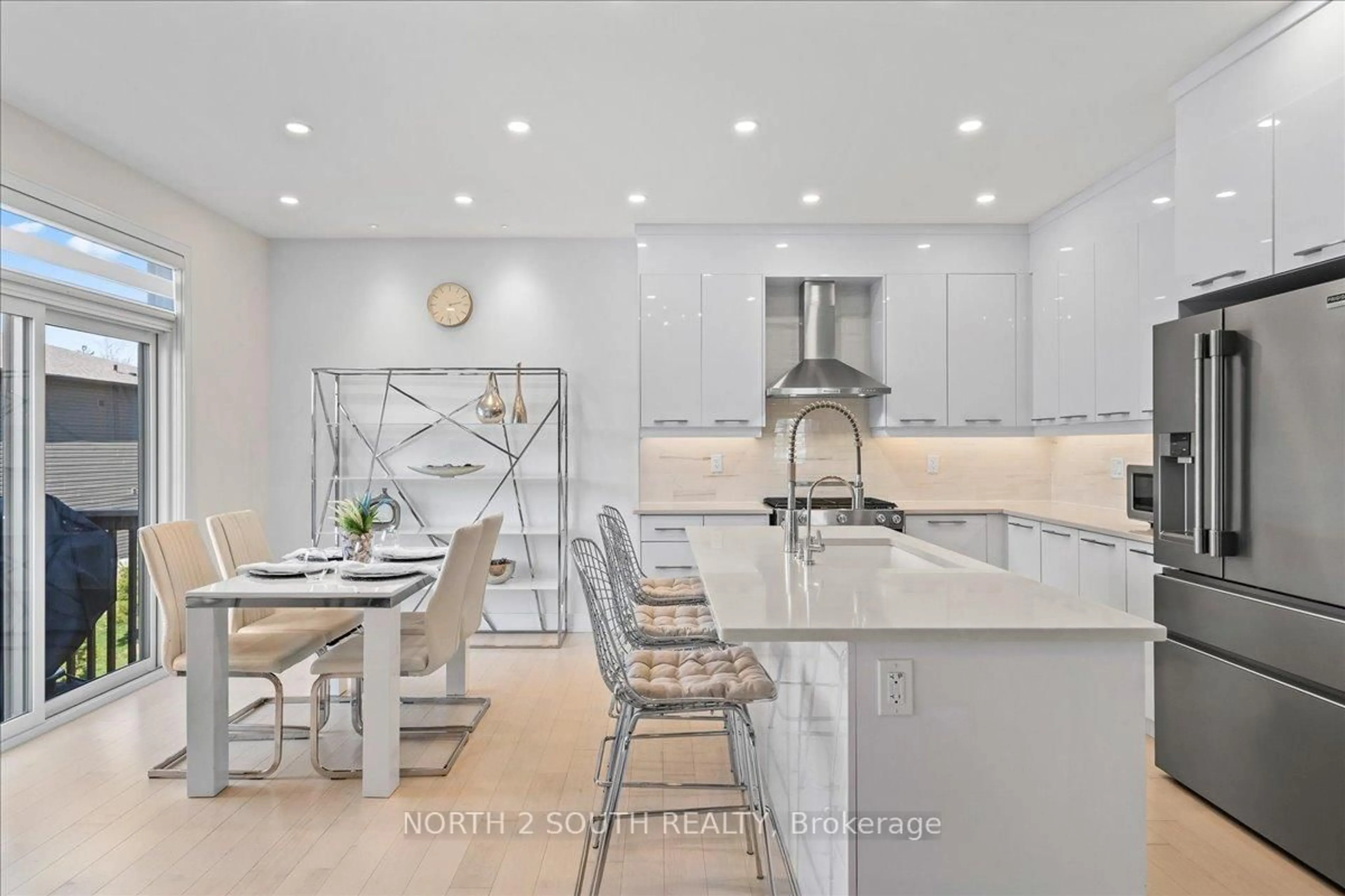 Contemporary kitchen, ceramic/tile floor for 118 Berkely St, Wasaga Beach Ontario L9Z 0K5