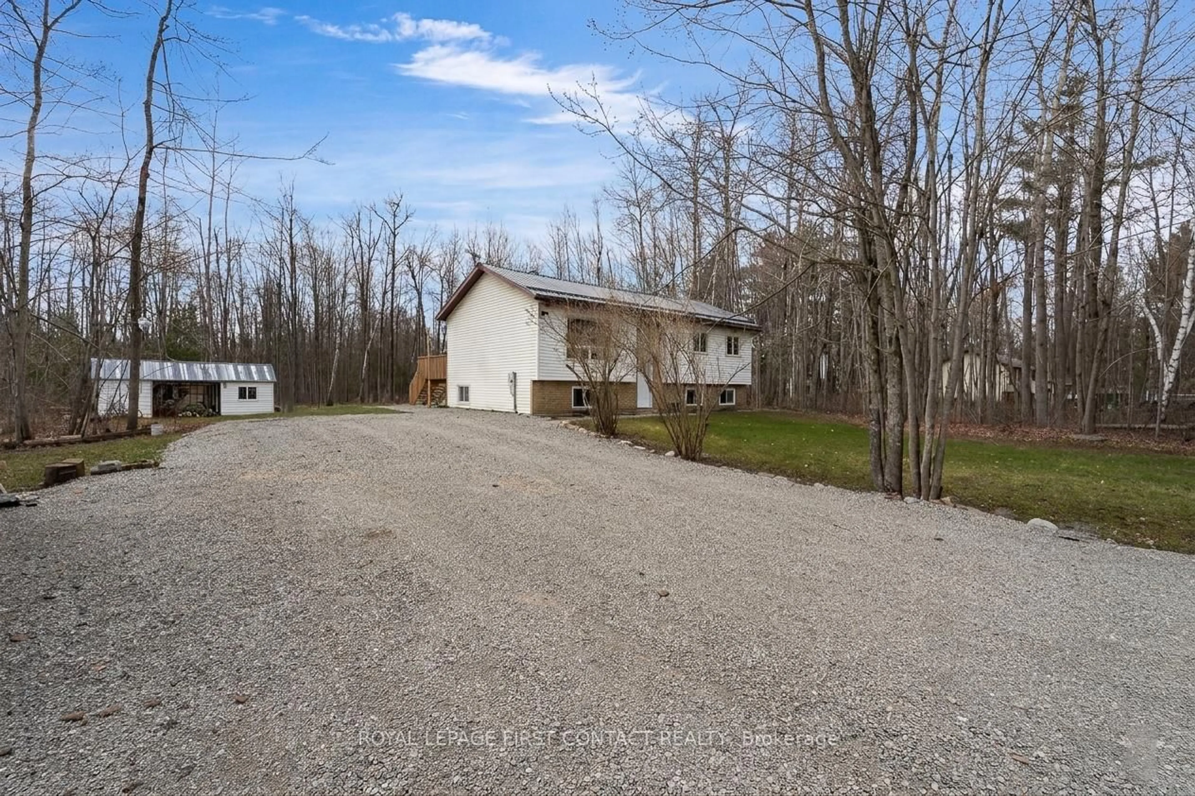 A pic from outside/outdoor area/front of a property/back of a property/a pic from drone, street for 5532 Old Udney Sdrd, Ramara Ontario L3V 0P6
