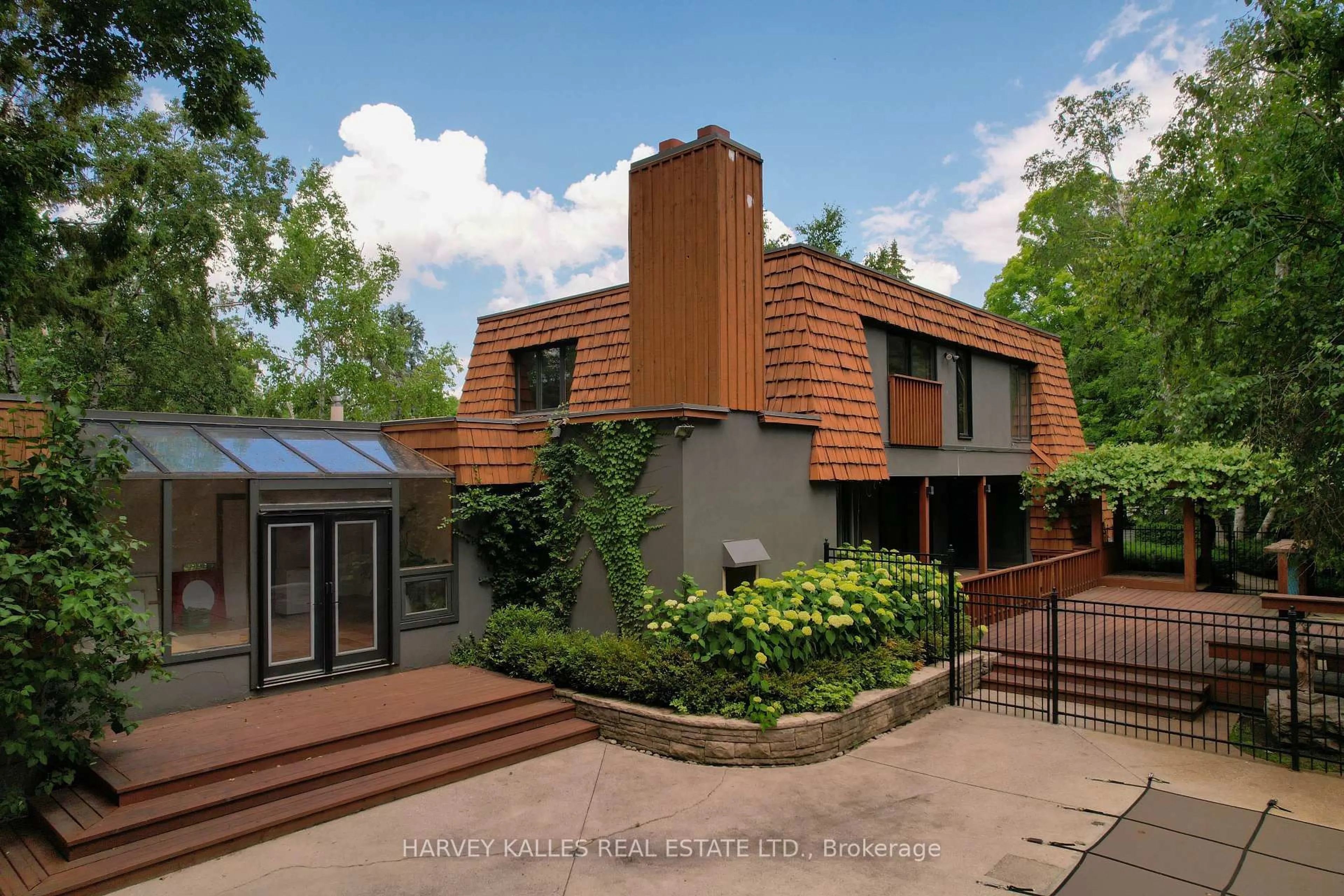 Home with brick exterior material, building for 23 Royal Oak Dr, Barrie Ontario L4N 7S5