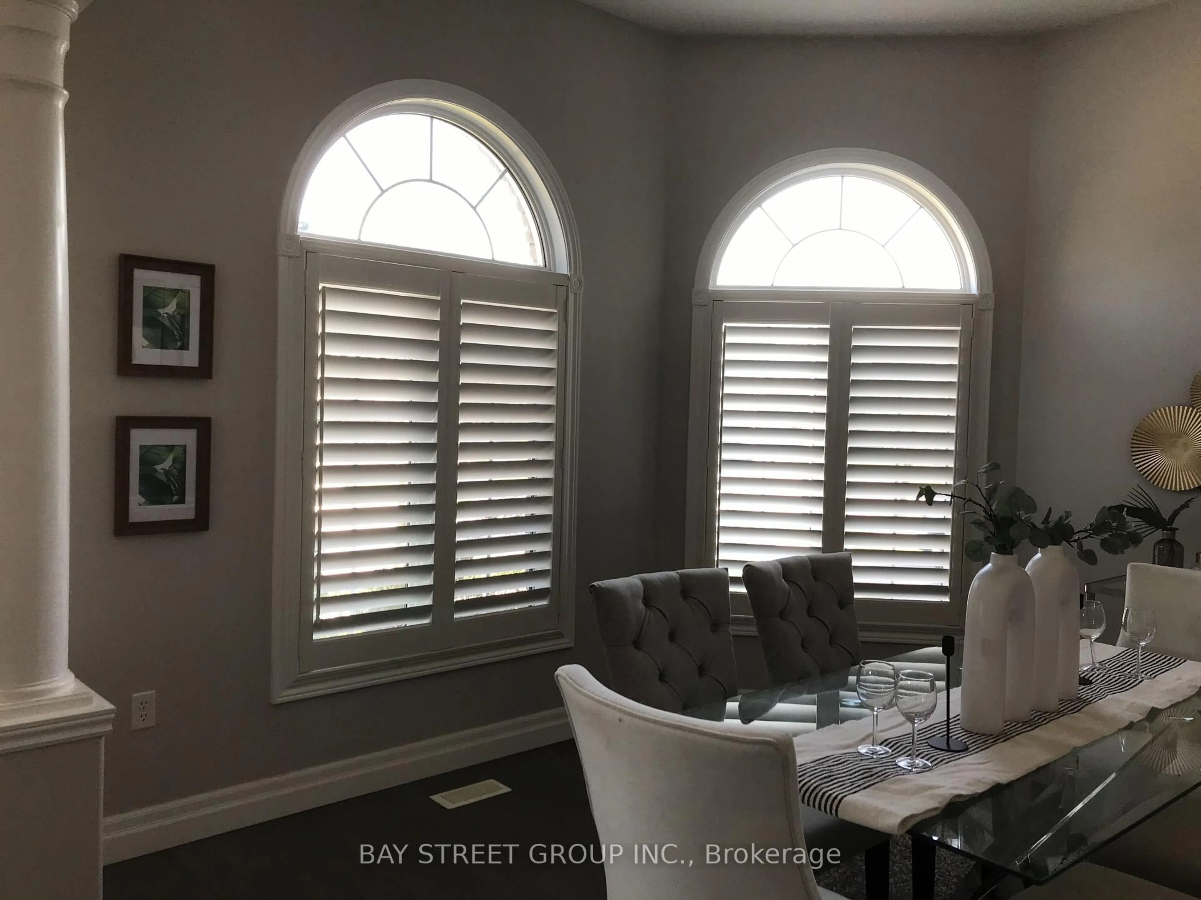 Dining room, unknown for 19 Falcon Cres, Barrie Ontario L4N 0Y9