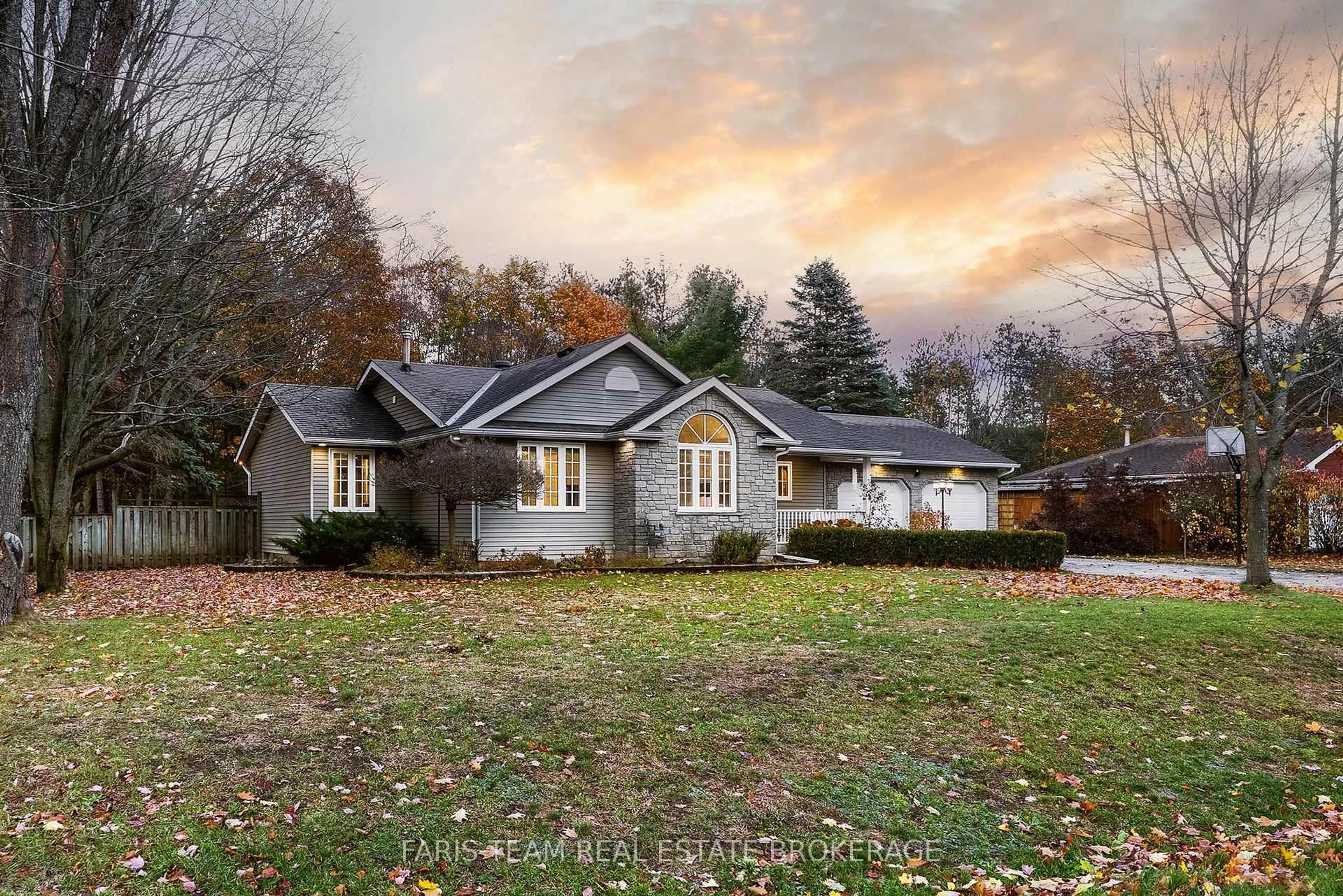 Home with vinyl exterior material, unknown for 21 Maryjane Rd, Tiny Ontario L0L 2T0