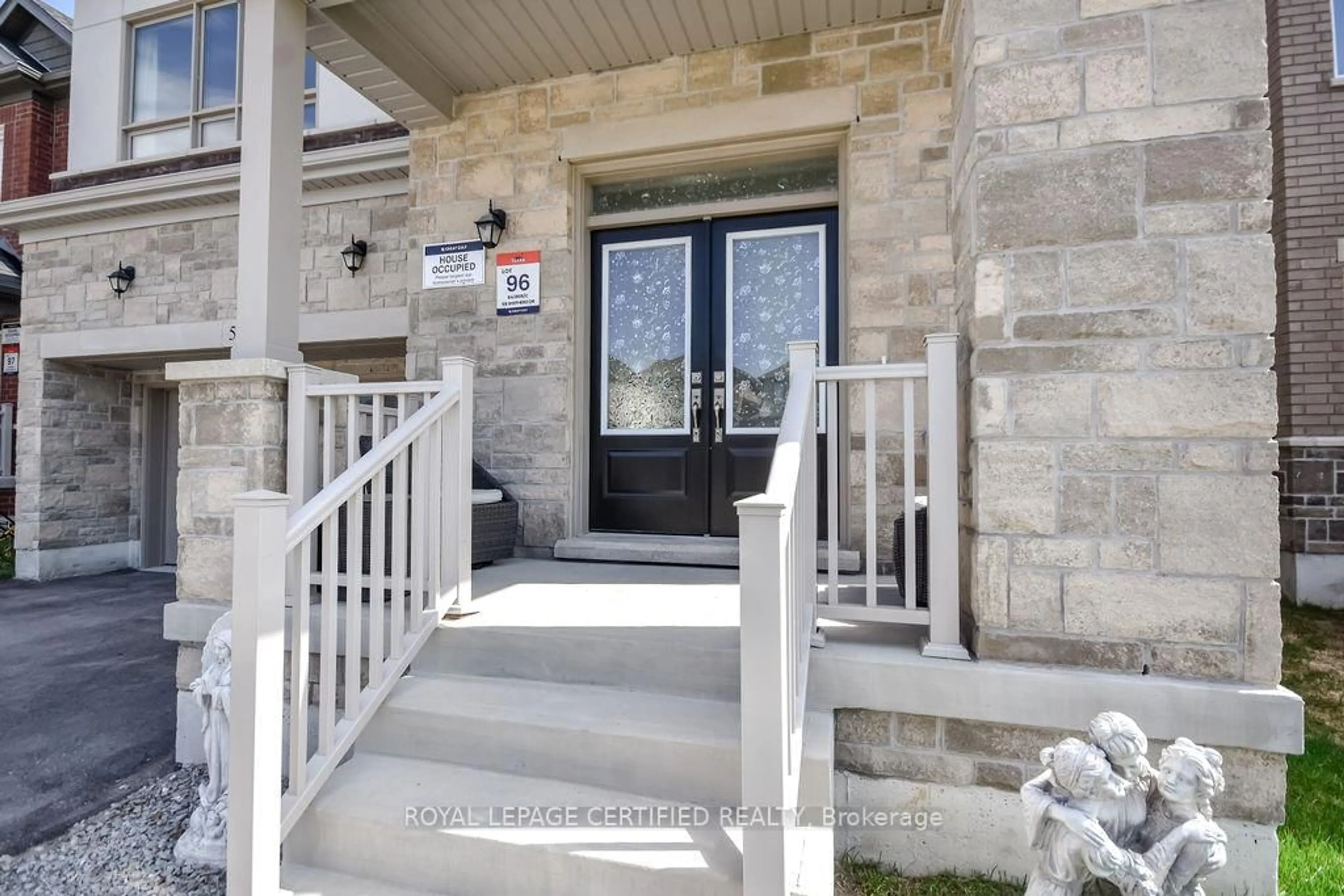 Indoor entryway for 58 Shepherd Dr, Barrie Ontario L9S 2Z4