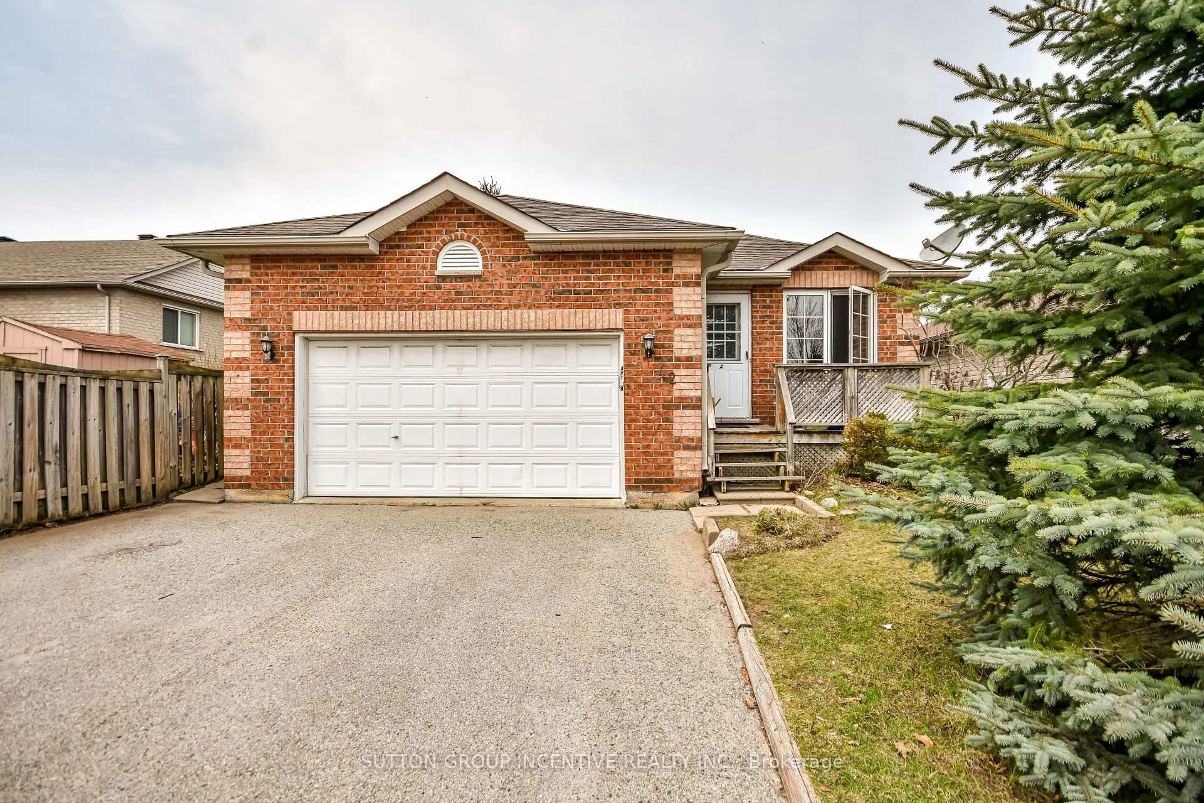 Home with brick exterior material, street for 42 Hanmer St, Barrie Ontario L4M 6V1
