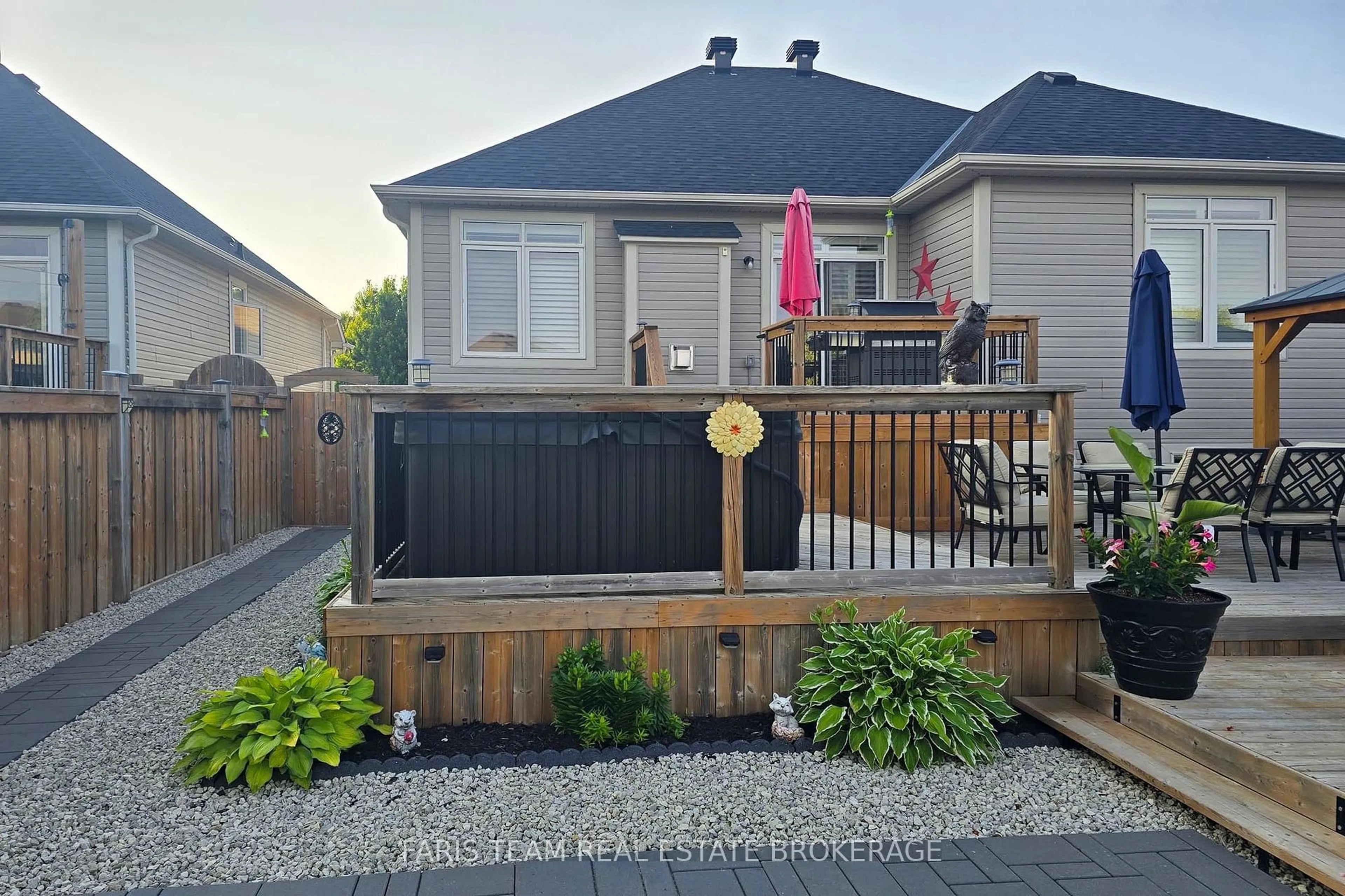 Patio, street for 9 Broadpoint St, Wasaga Beach Ontario L9Z 3B8