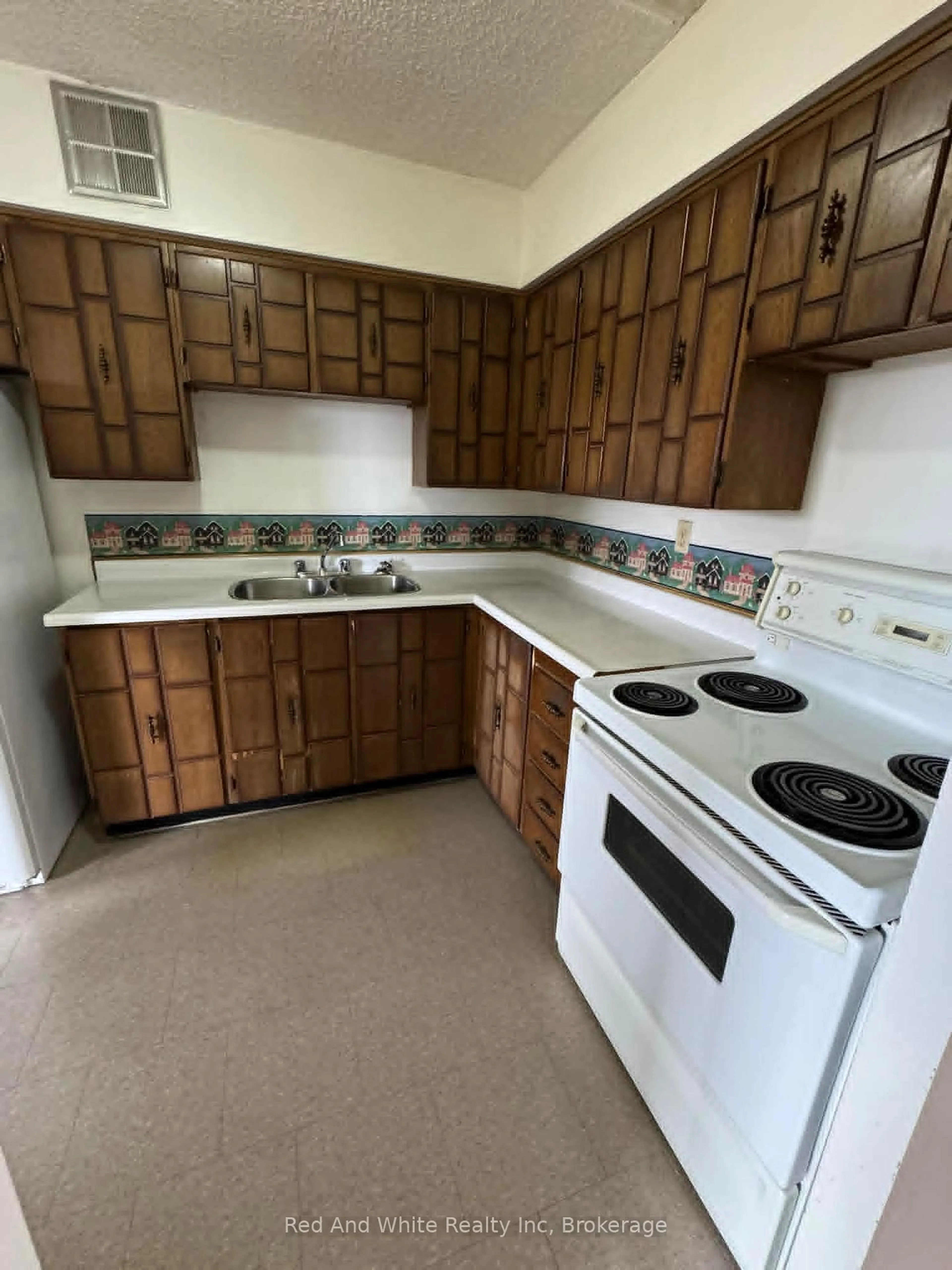 Standard kitchen, unknown for 460 Ontario St #606, Collingwood Ontario L9Y 4E5