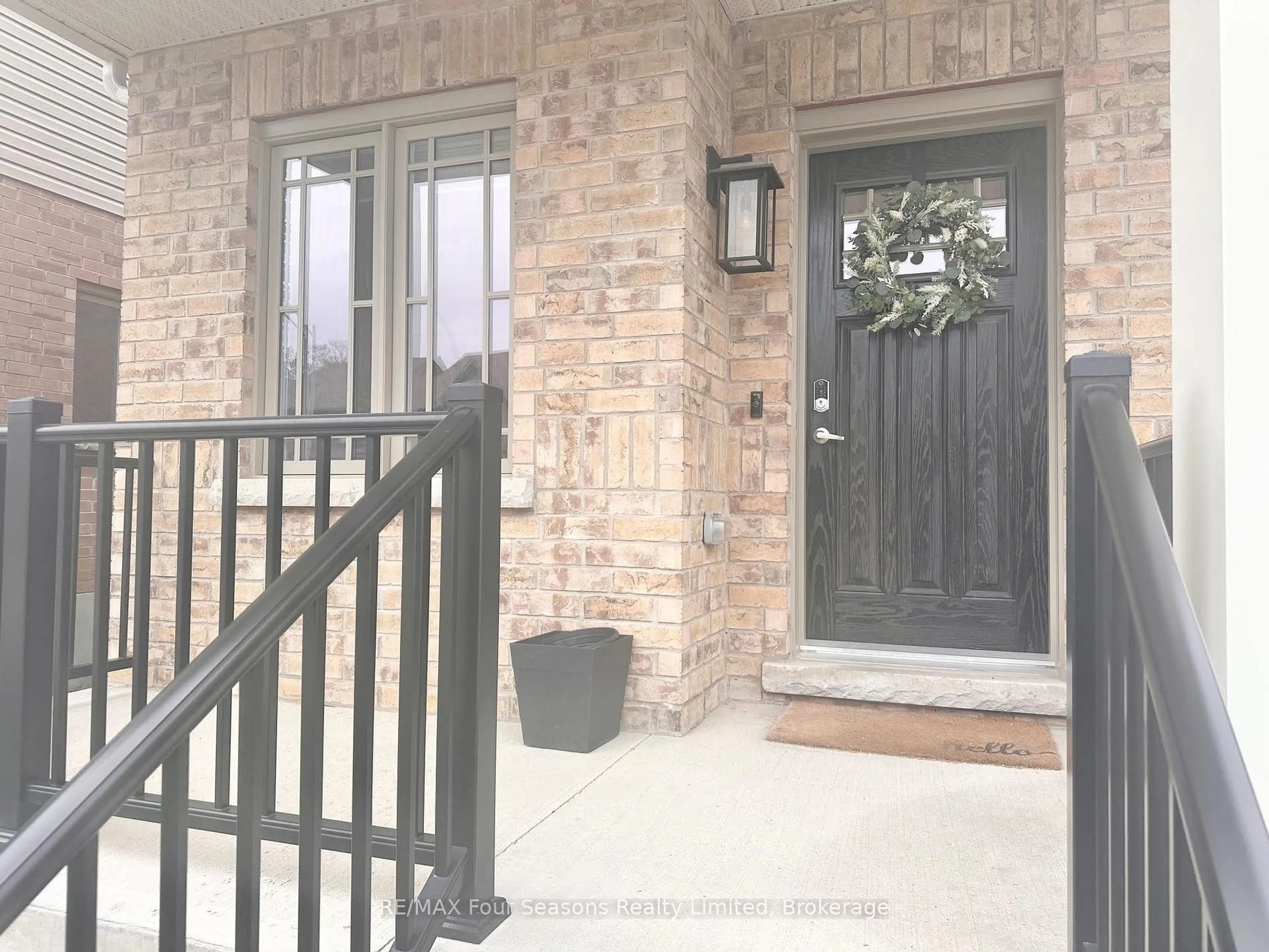 Indoor entryway for 26 Shipley Ave, Collingwood Ontario L9Y 5M7
