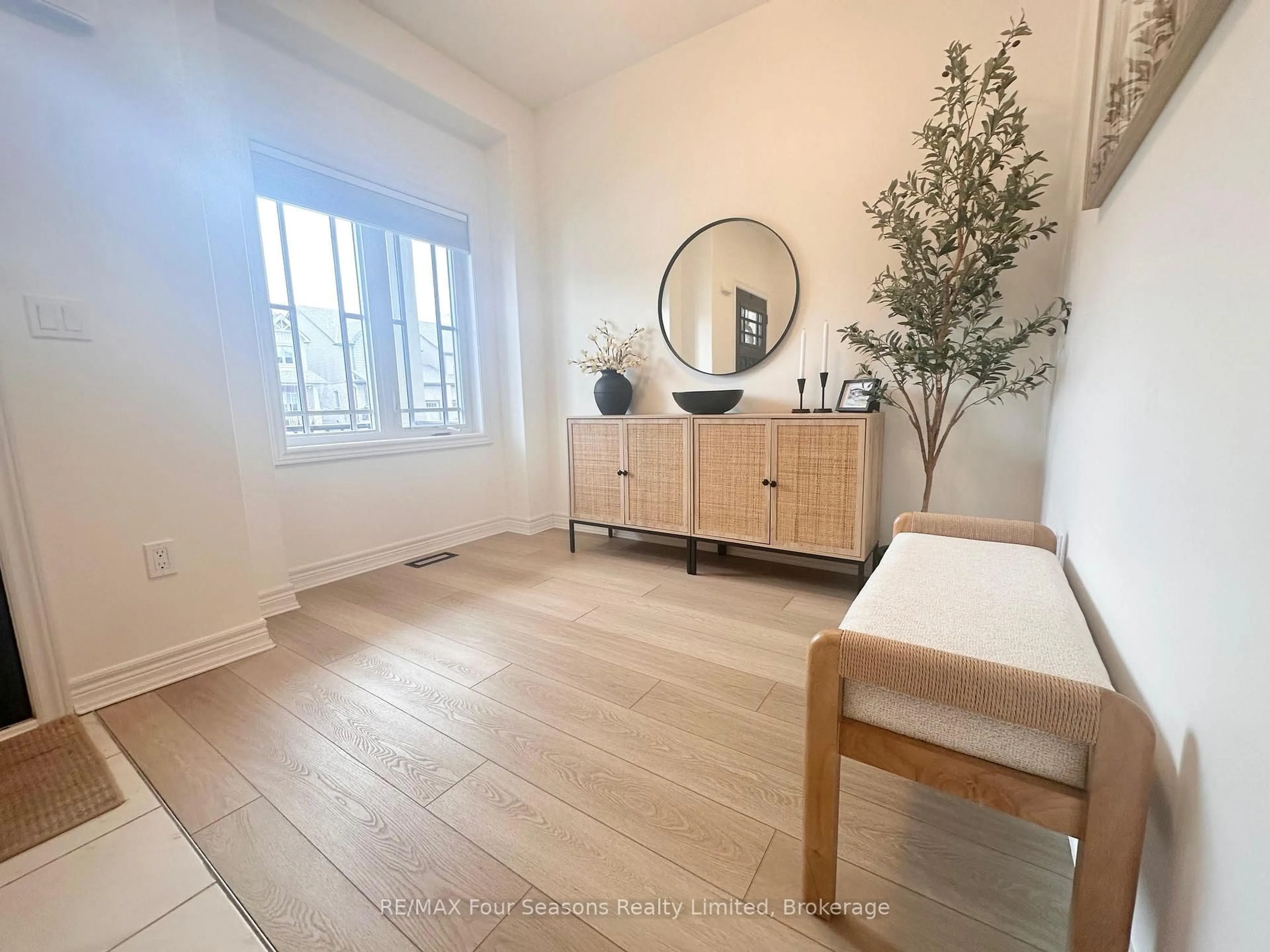 Indoor entryway for 26 Shipley Ave, Collingwood Ontario L9Y 5M7