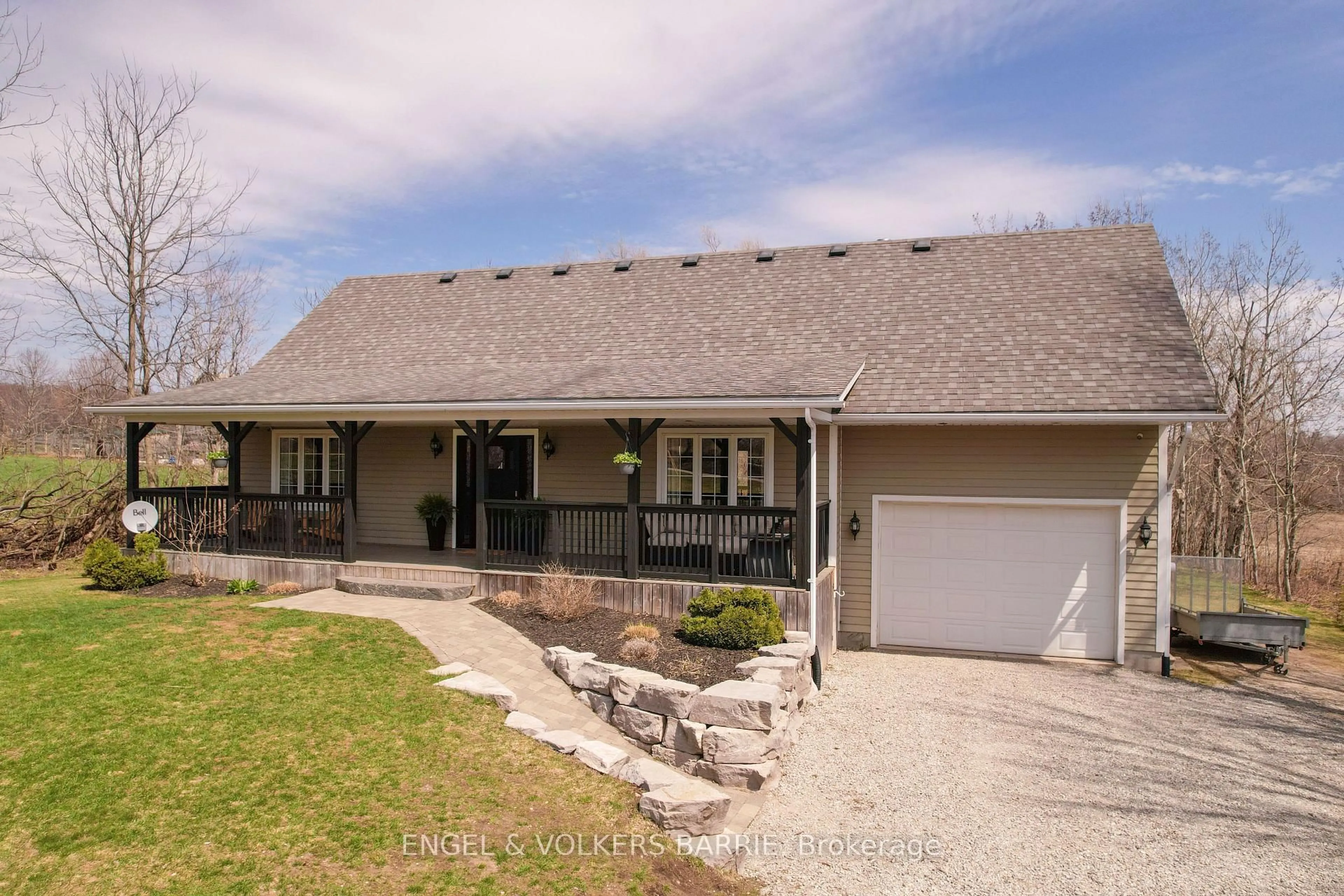 Home with vinyl exterior material, street for 4629 4 Line, Oro-Medonte Ontario L0L 1V0