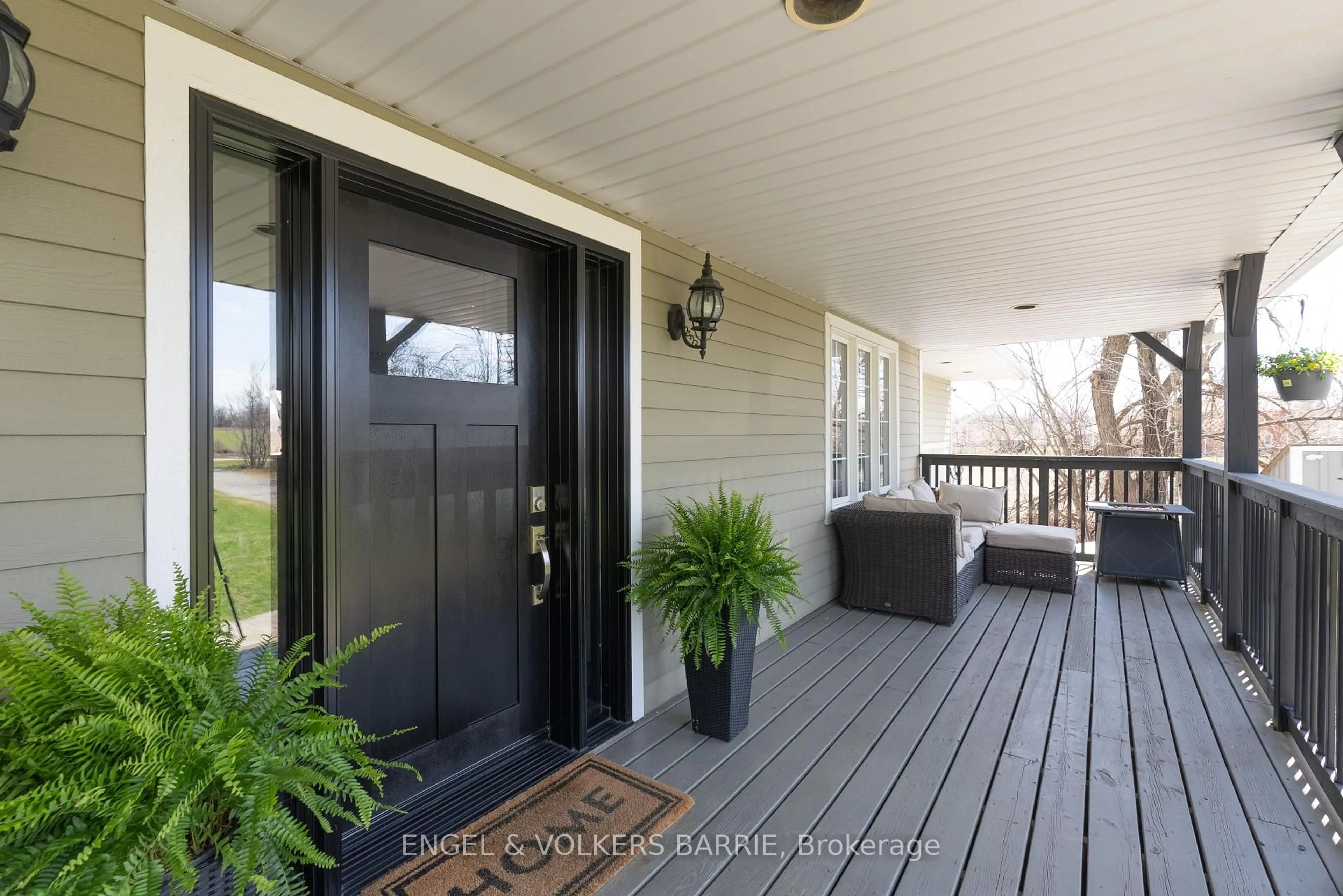 Indoor entryway for 4629 4 Line, Oro-Medonte Ontario L0L 1V0