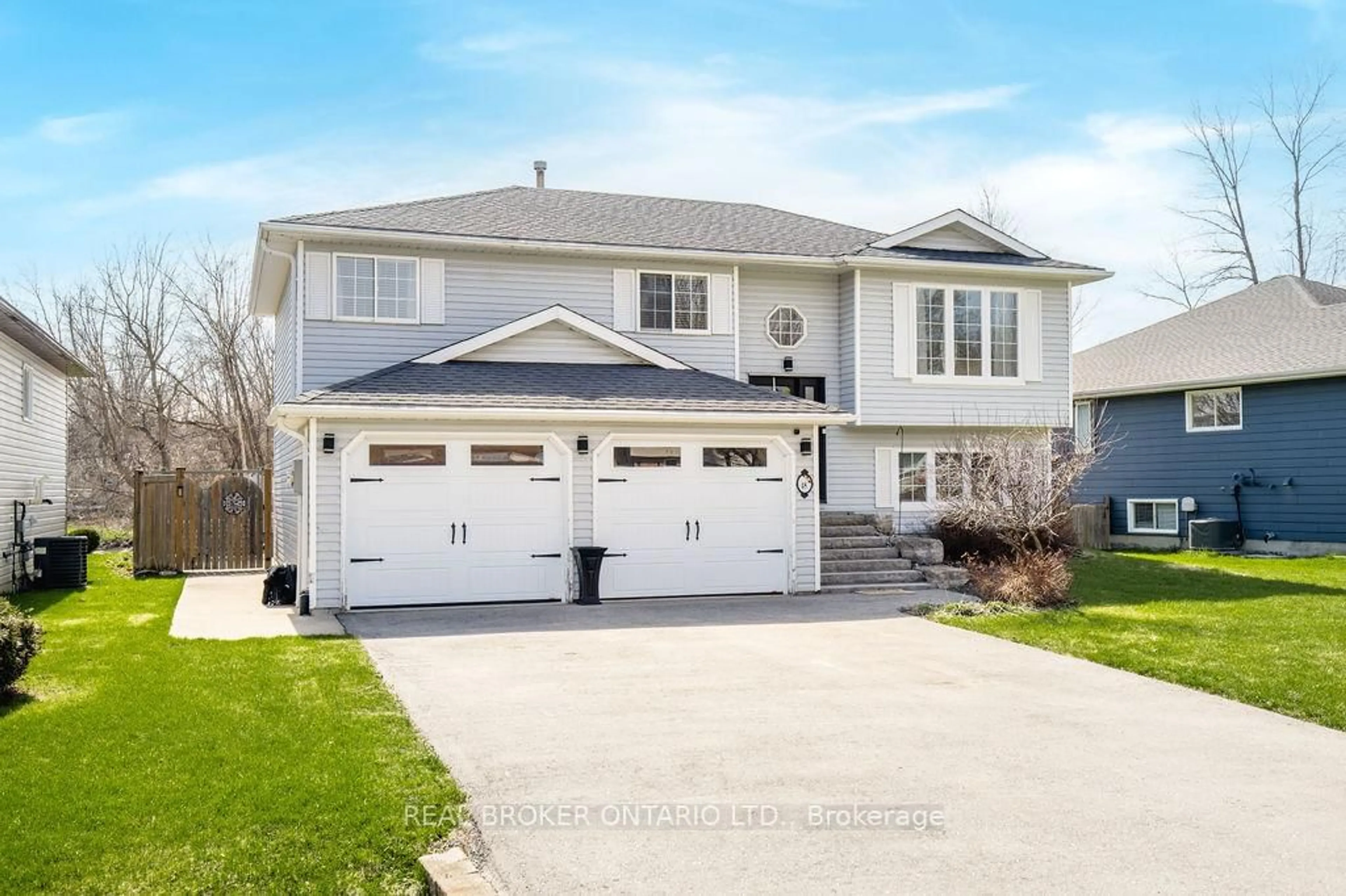 Home with vinyl exterior material, street for 48 John St, Severn Ontario L0K 1E0