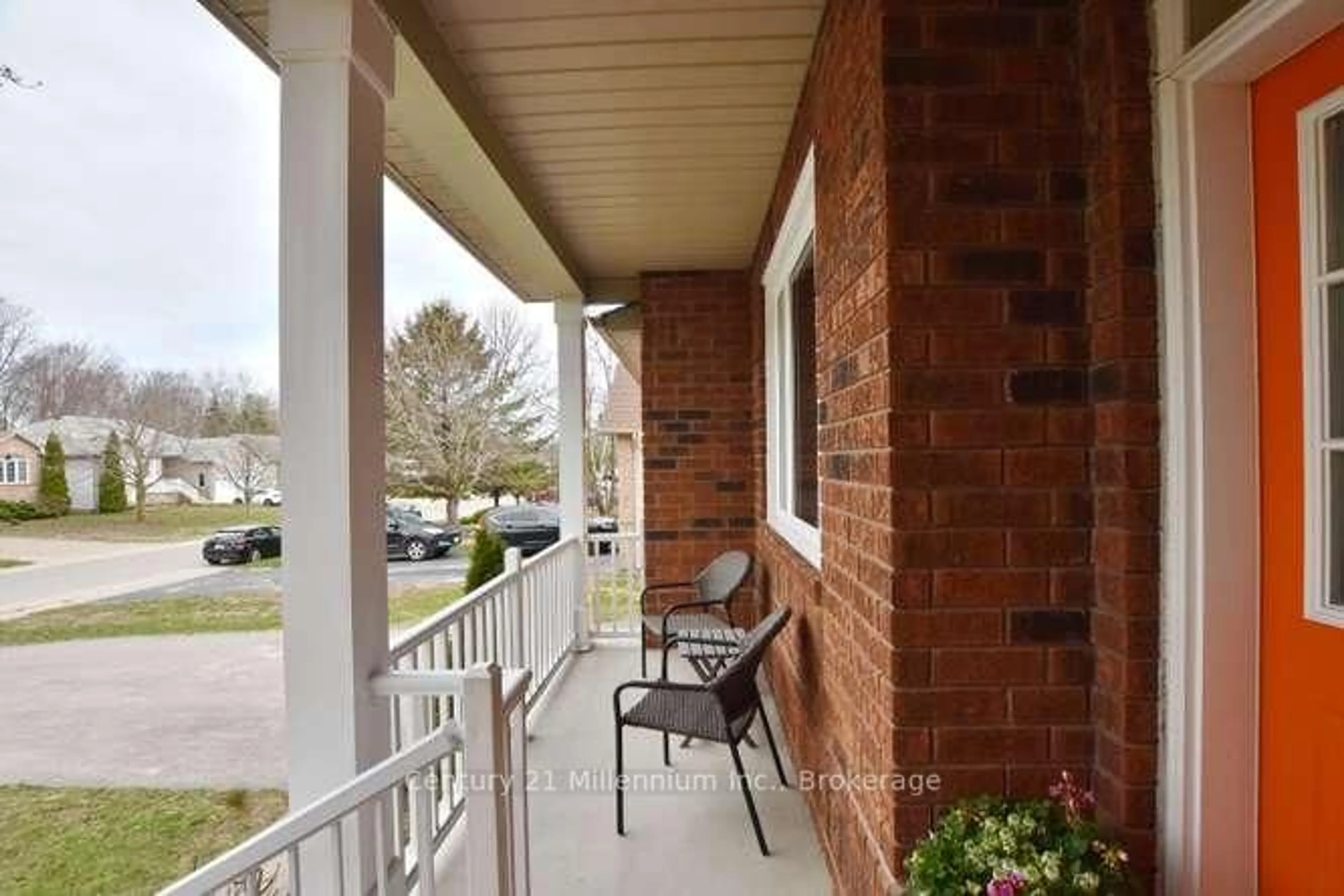 Patio, street for 114 Silver Birch Ave, Wasaga Beach Ontario L9Z 1N2