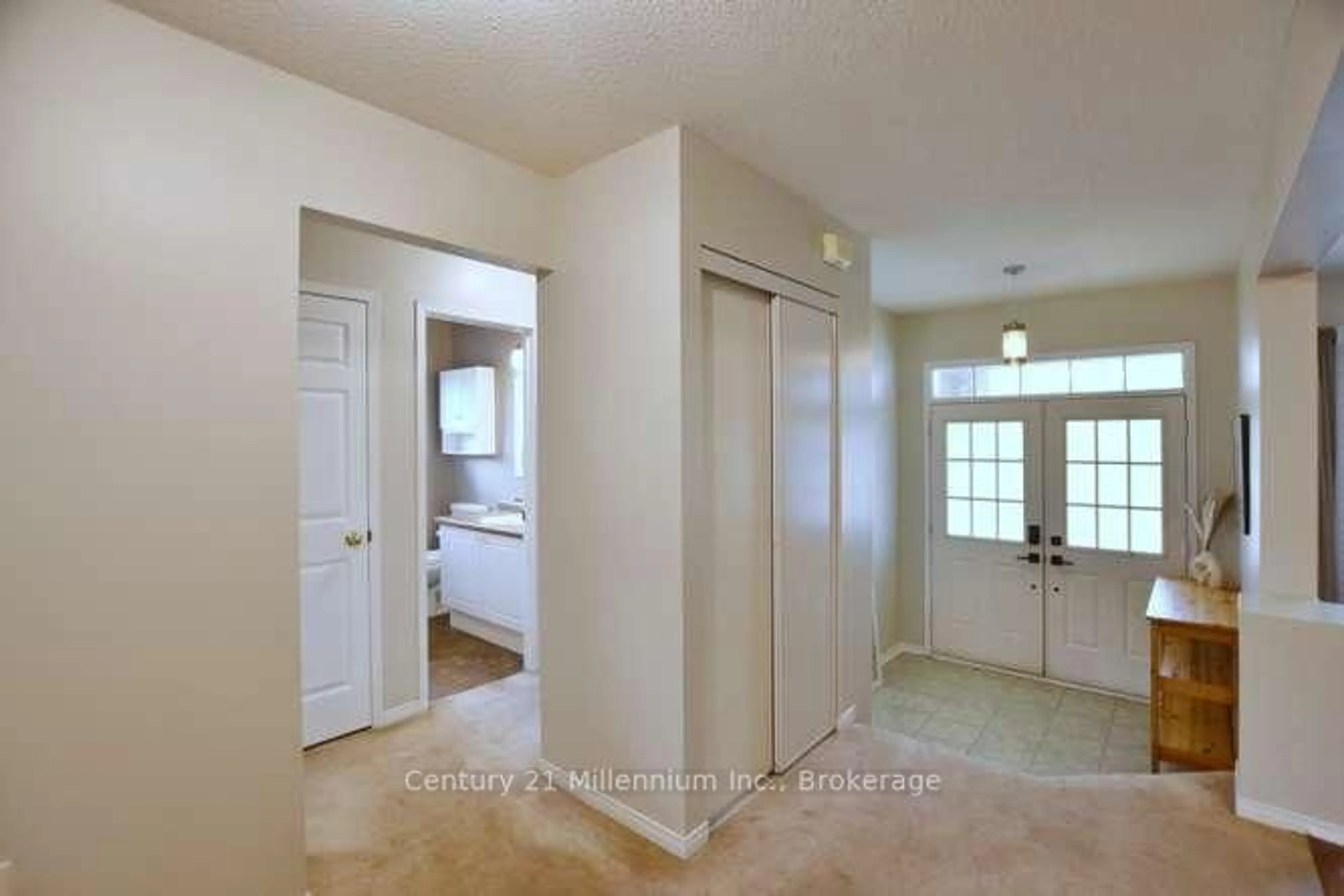 Indoor entryway for 114 Silver Birch Ave, Wasaga Beach Ontario L9Z 1N2